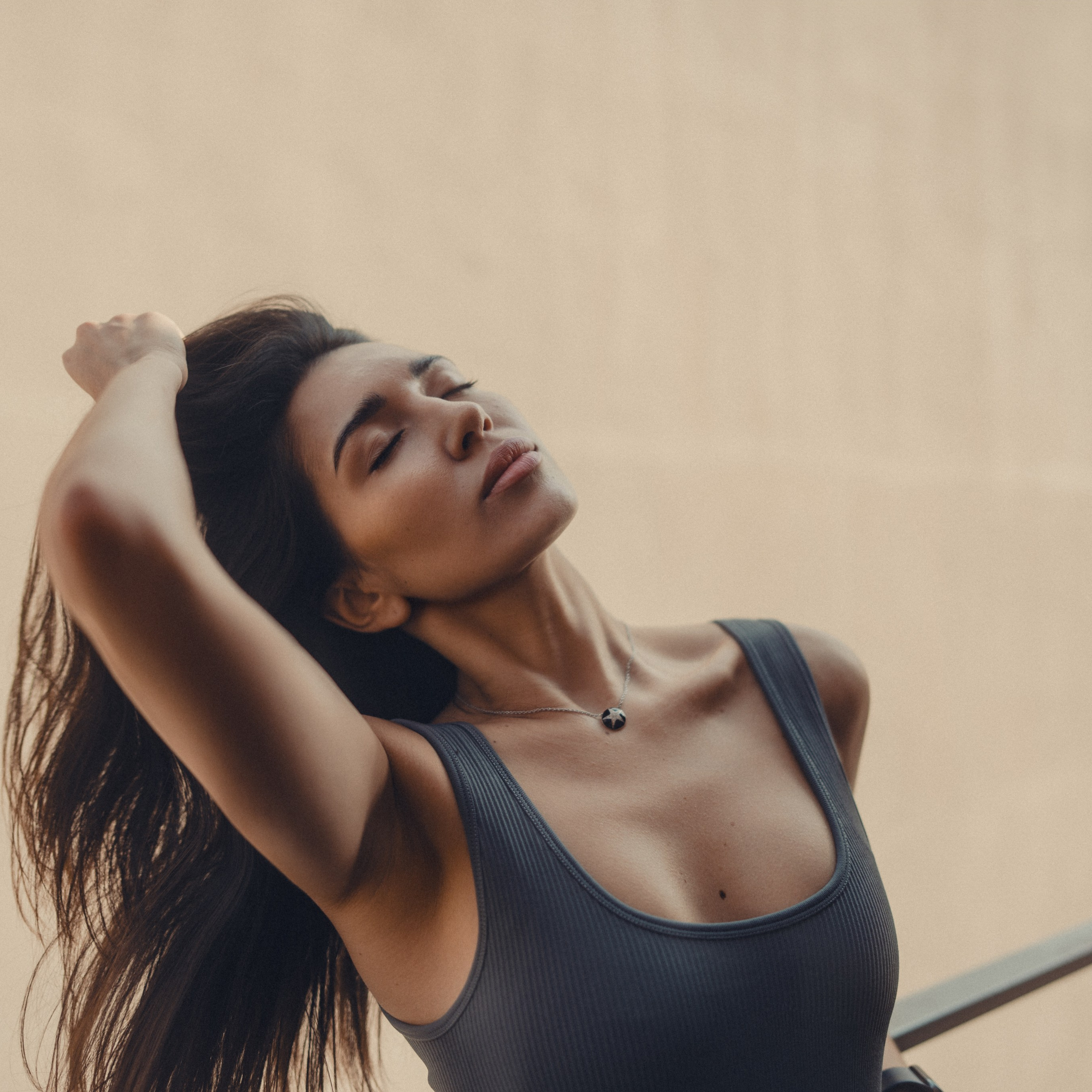 Прогулочная фотосессия с Камиллой по профсоюзной в Казани