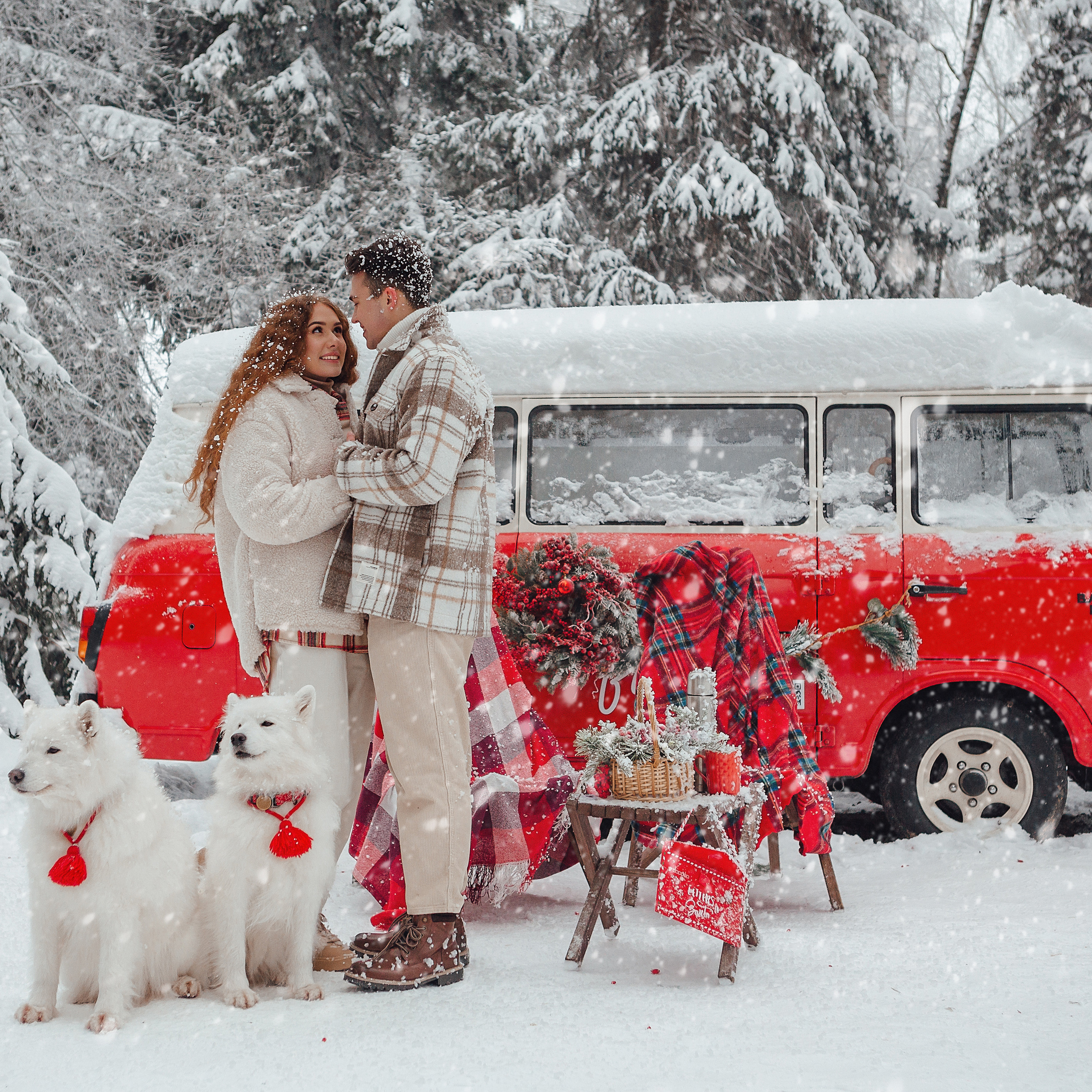 Красный автобус