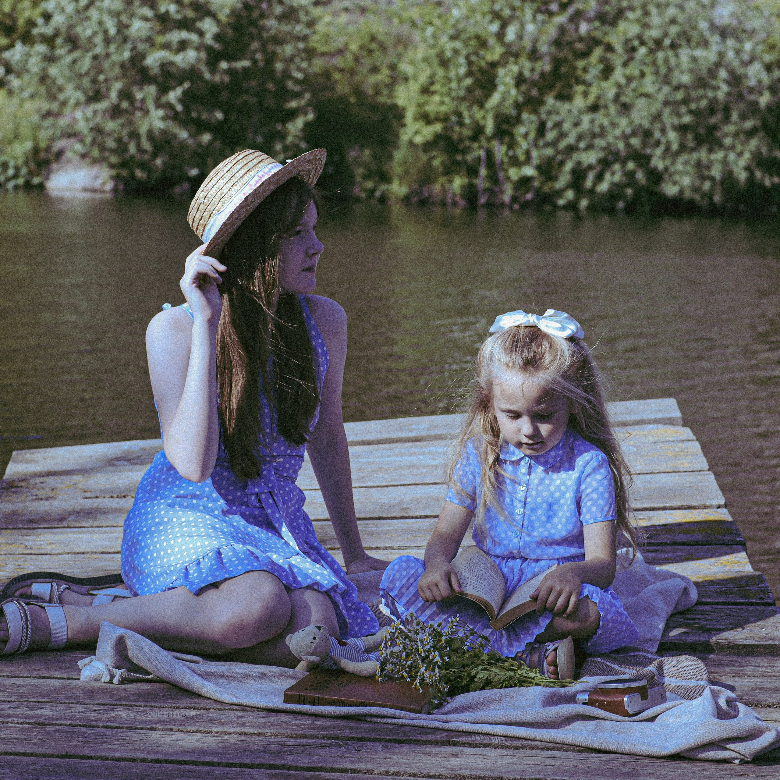 На плотике