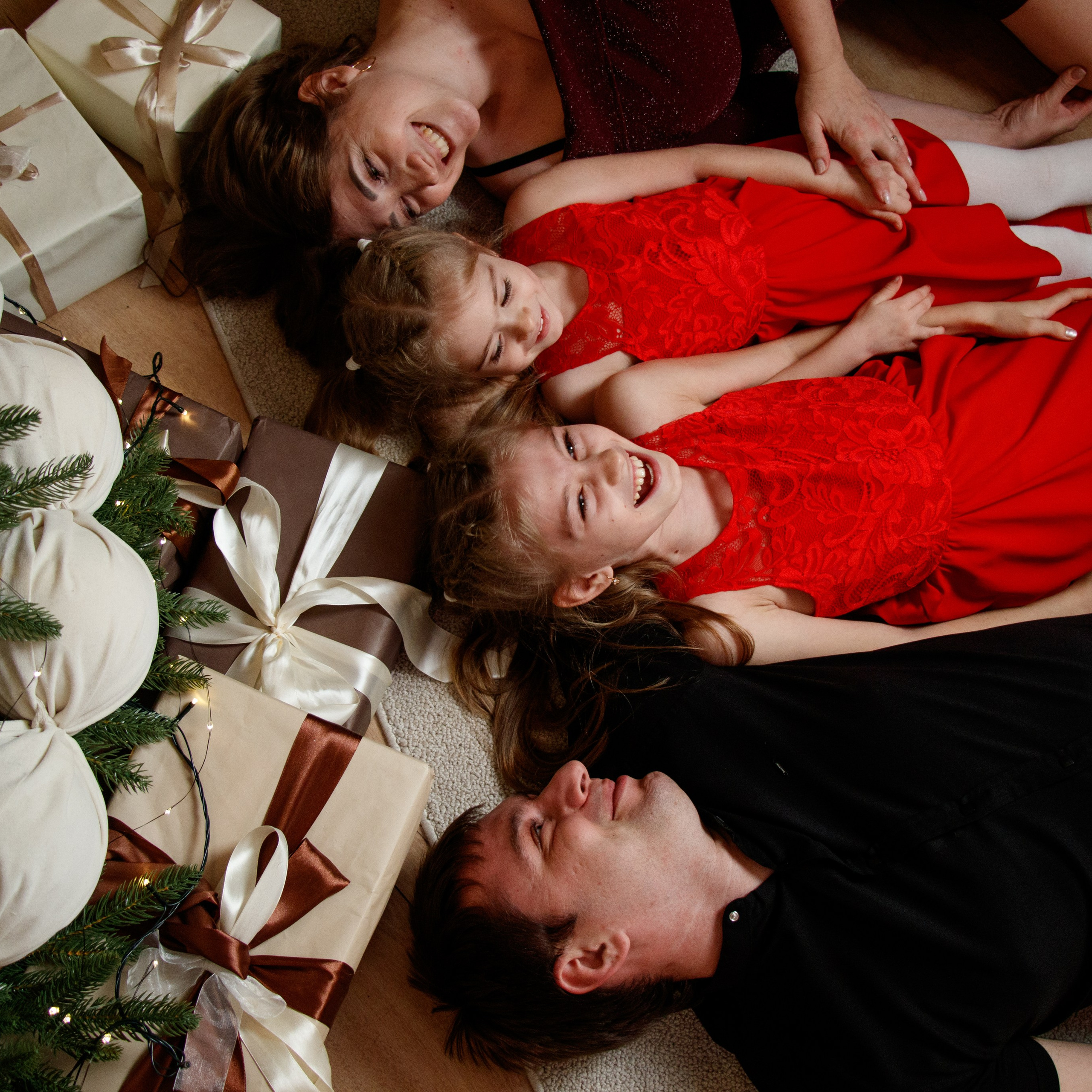 Новогодняя семейная фотосессия с&nbsp;детьми