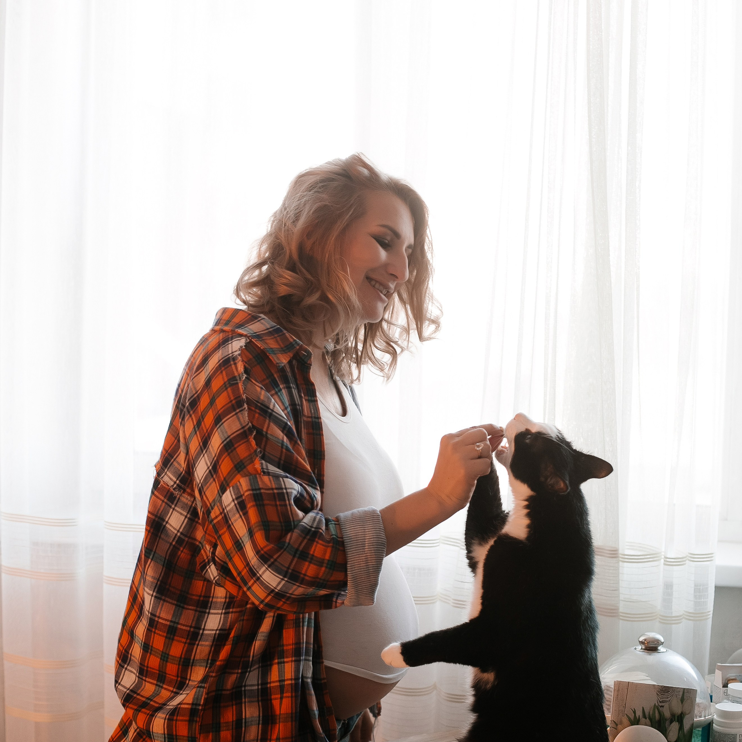 Дарья, Артем и котики все ждут