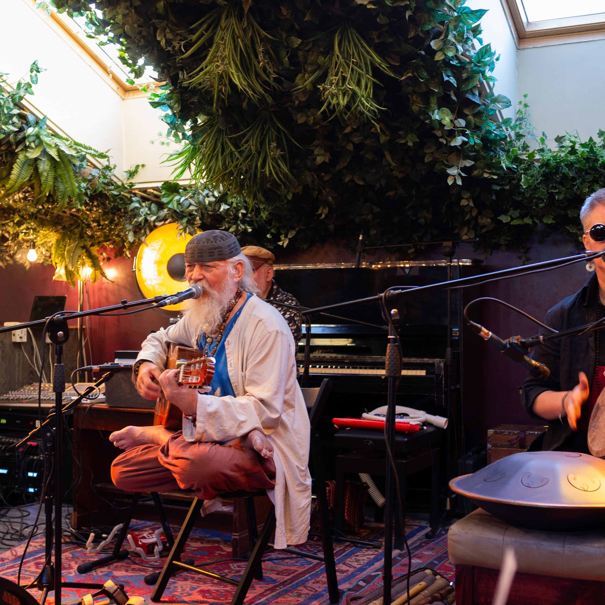 Китайский джаз и этника. Бронислав Виногродский в Kozlov club