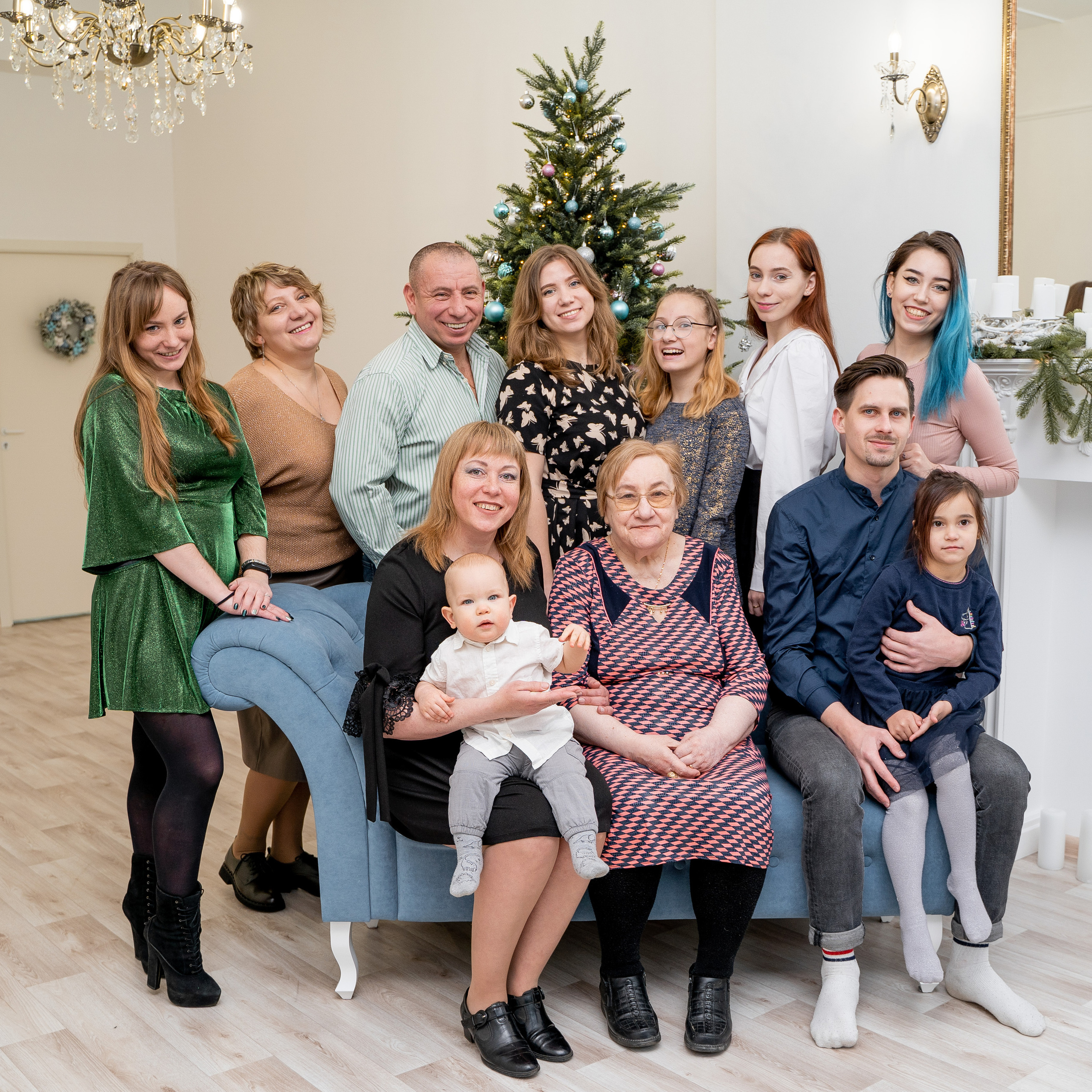 Новогодняя съемка большой семьи