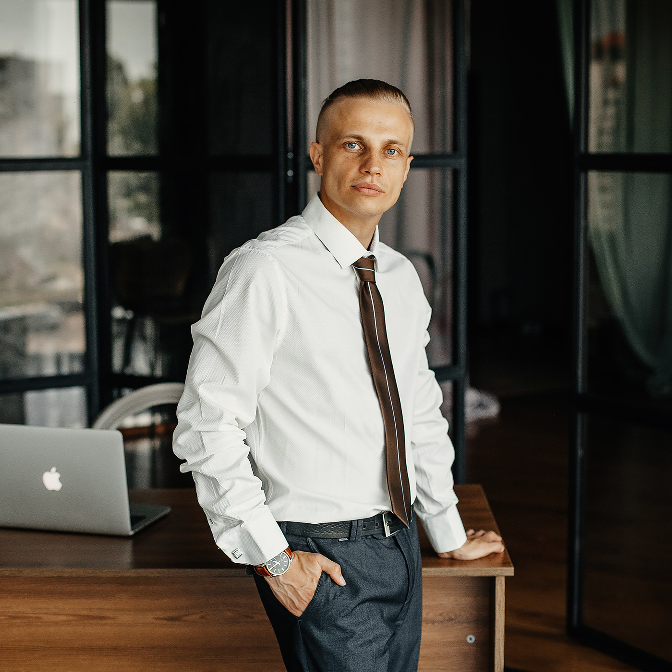 Бизнес консультант: Александр Середин