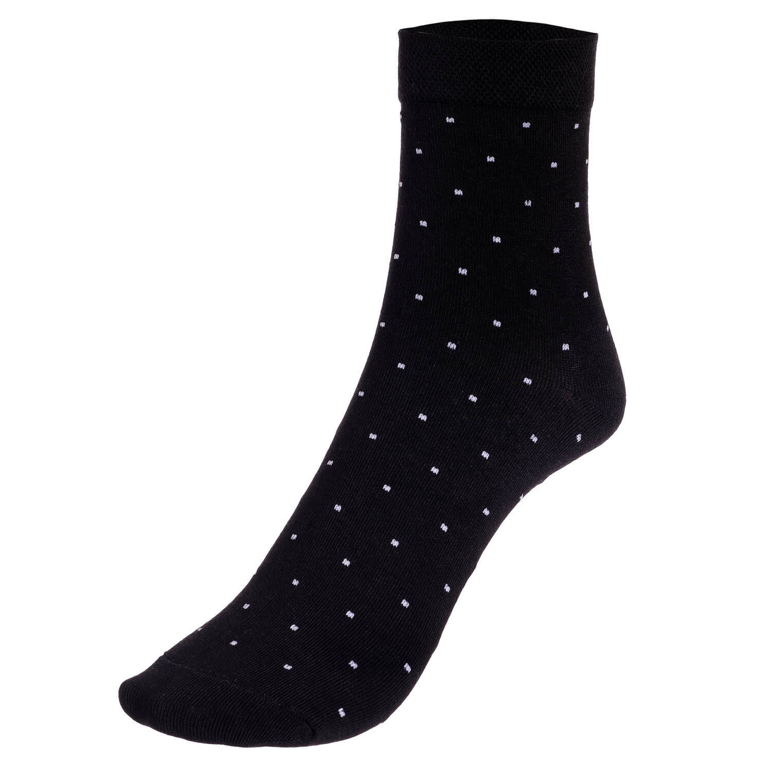 Носок на манекене невидимке на белом фоне