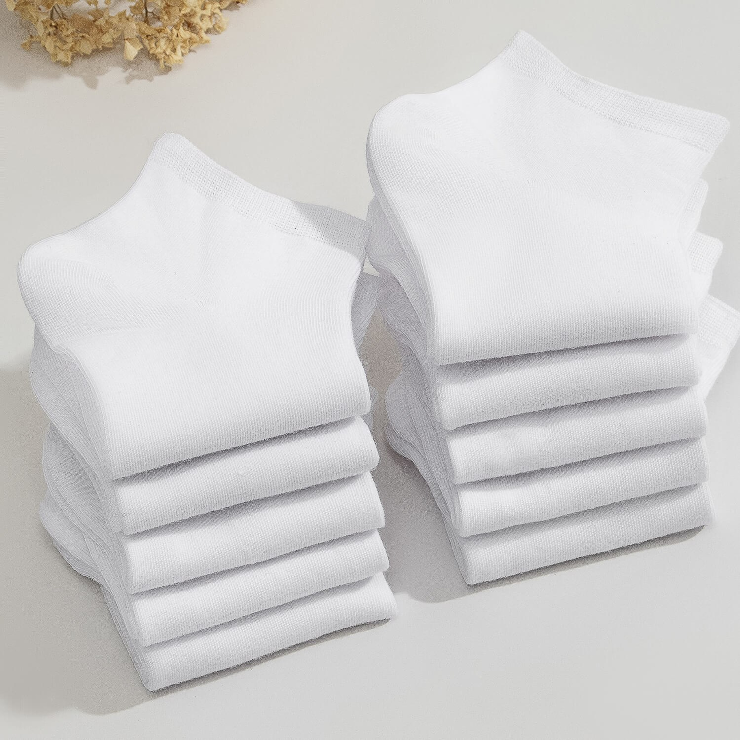 Набор белых носков 