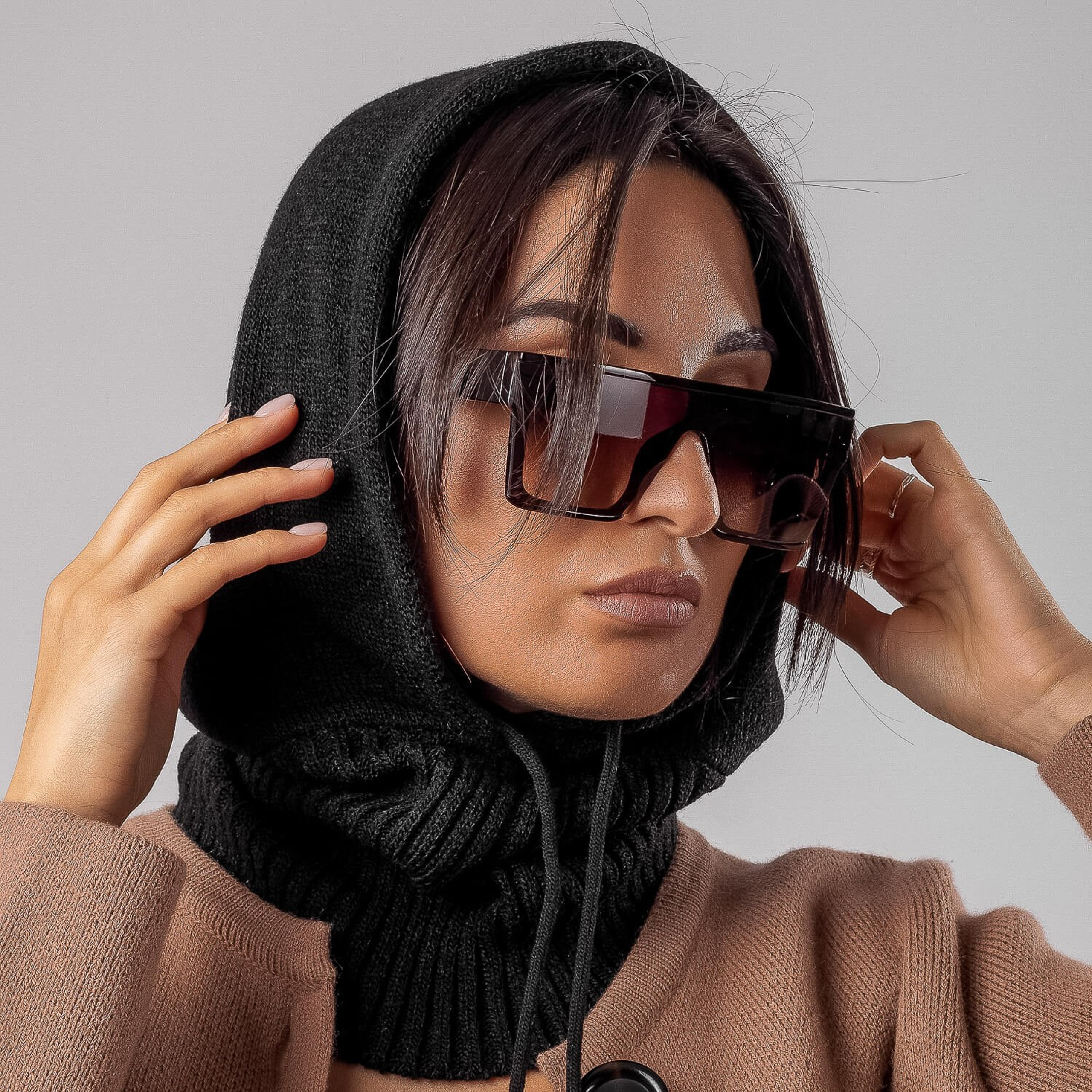 Капор женский на модели