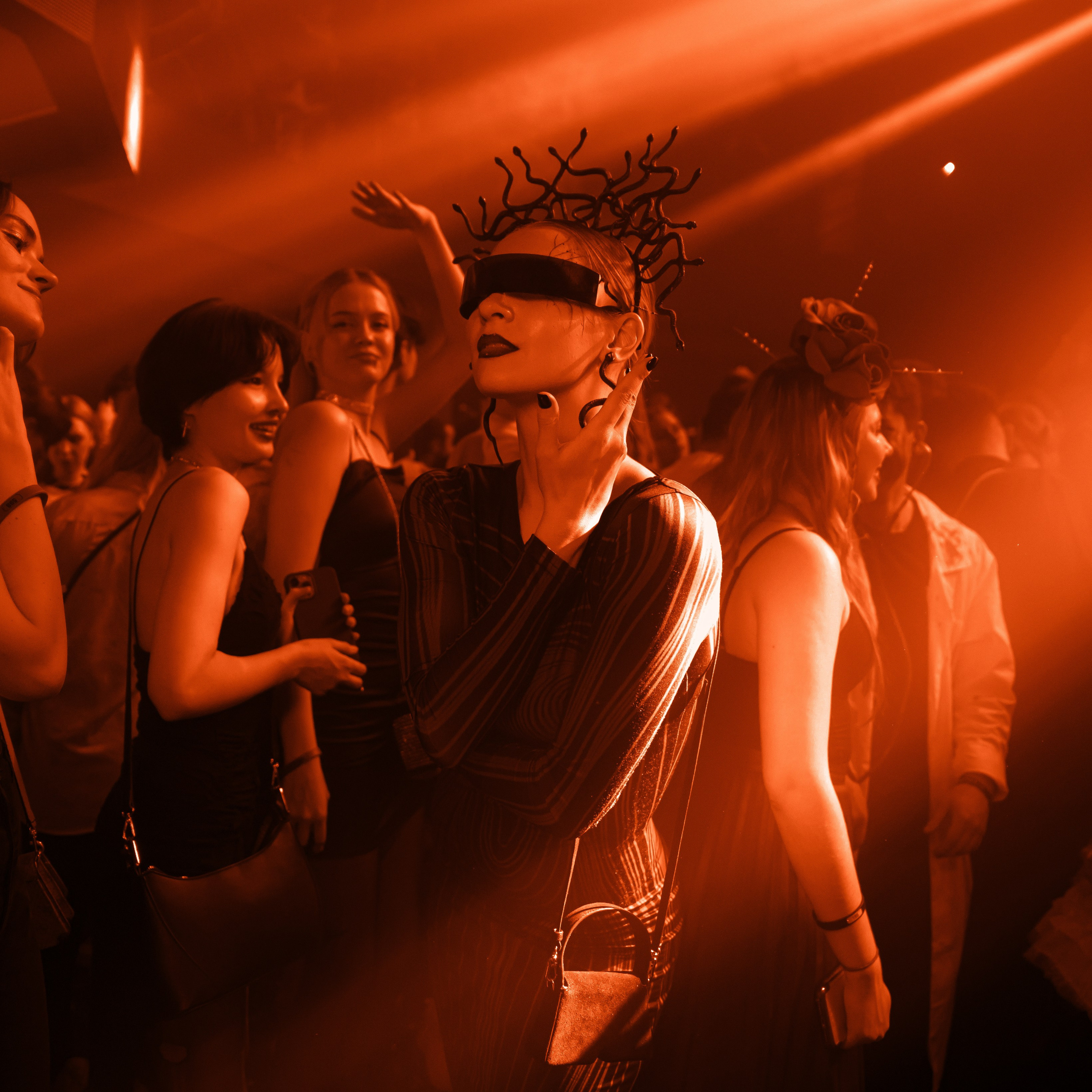 Halloween в Lookin Rooms