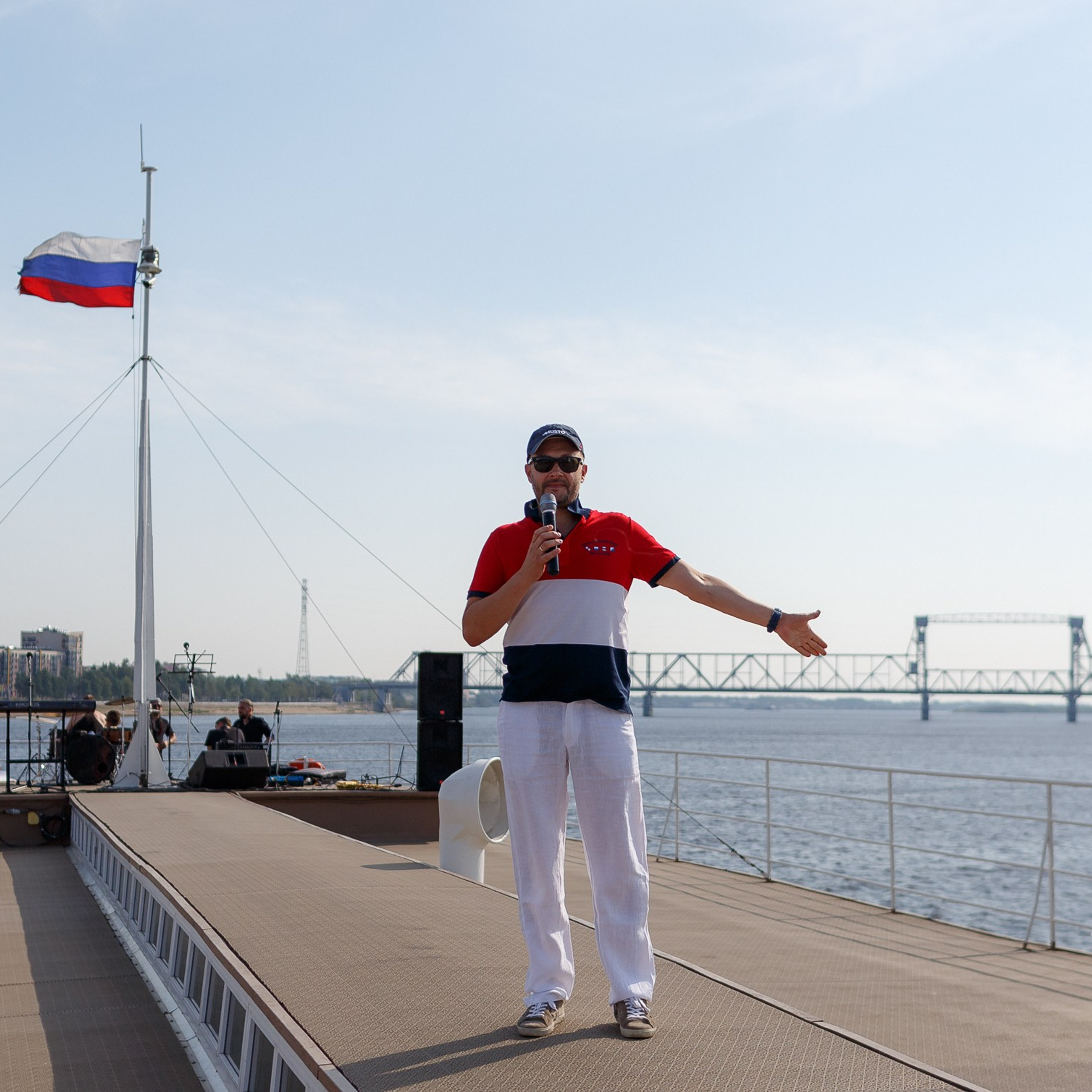 Теплоход «Н. В. Гоголь». Репортажная фотосъемка. Архангельск
