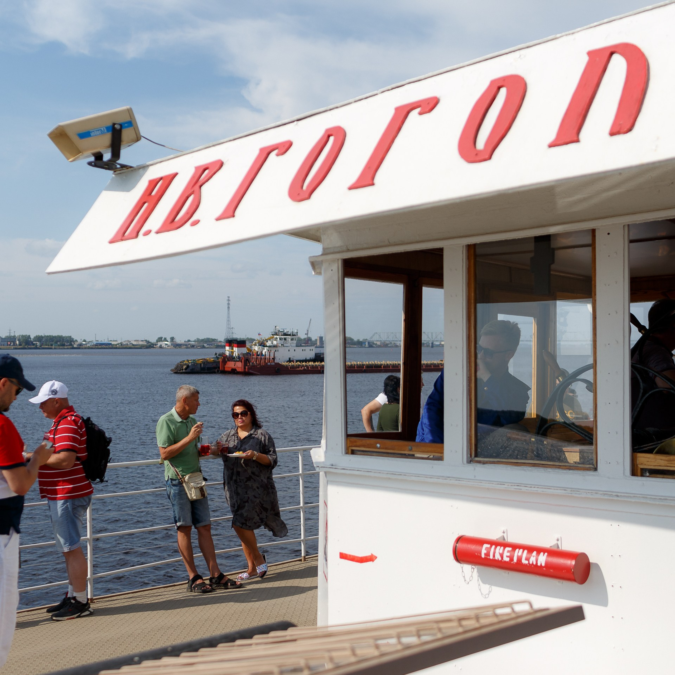 Теплоход «Н. В. Гоголь». Репортажная фотосъемка. Архангельск