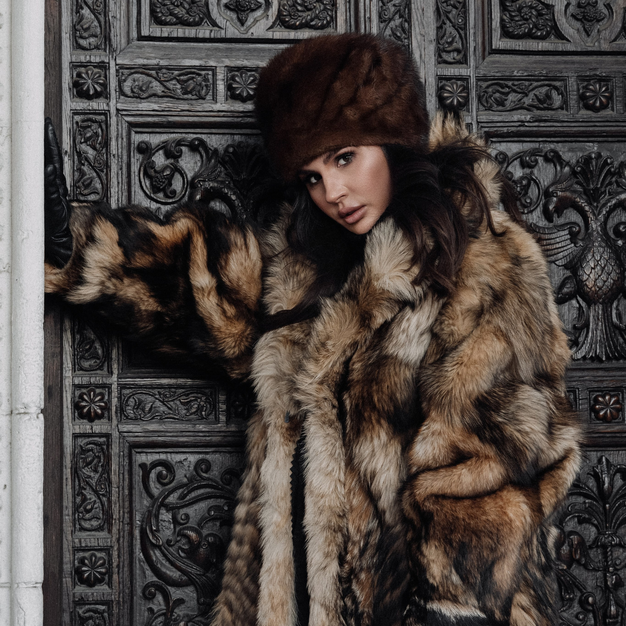 Фотосессия зимой на улице в шубе