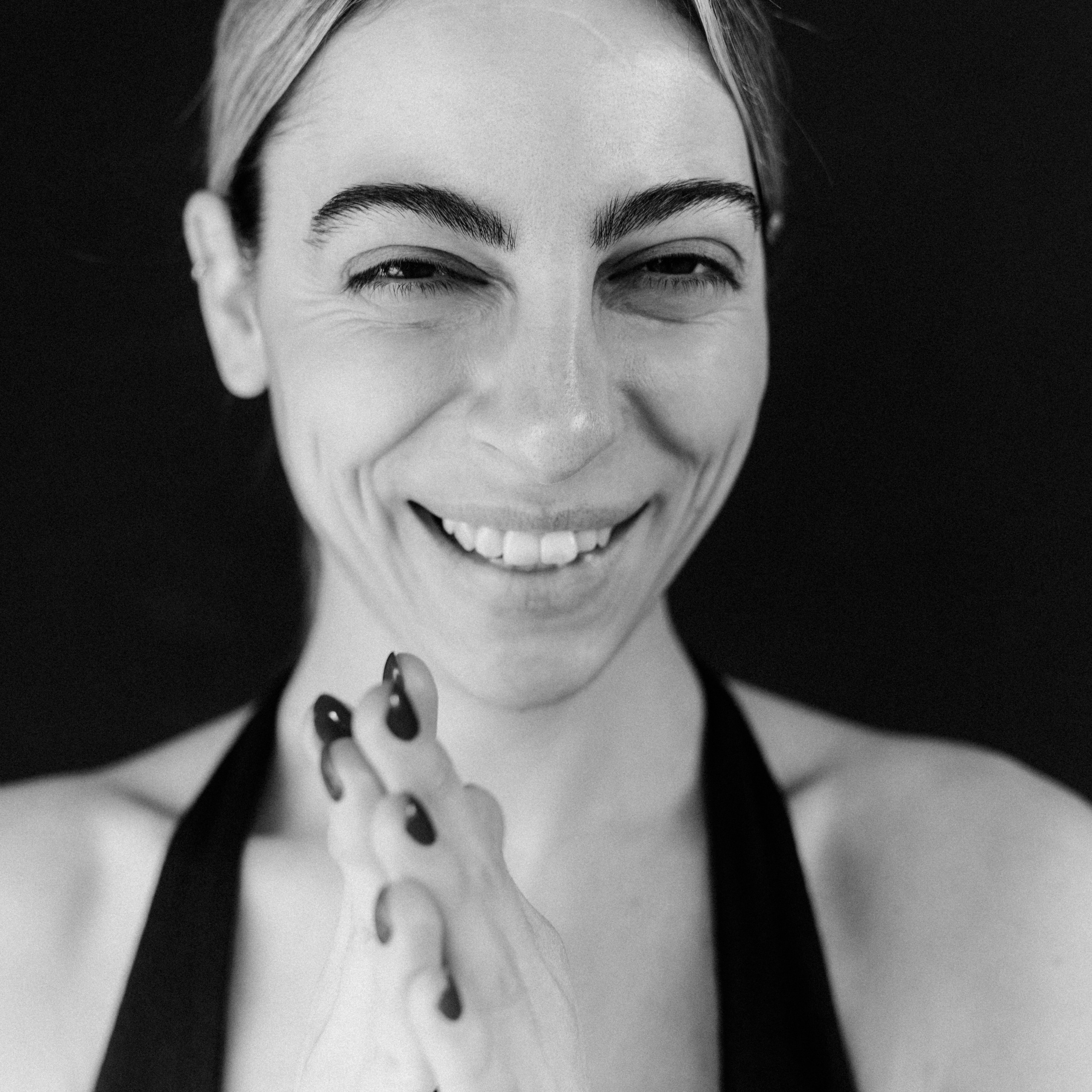 Фотограф в Бишкеке, женский фотограф, портретный фотограф Бишкек, Москва, индивидуальная фотосессия. Портретный фотограф в Бишкеке Карина Куликова