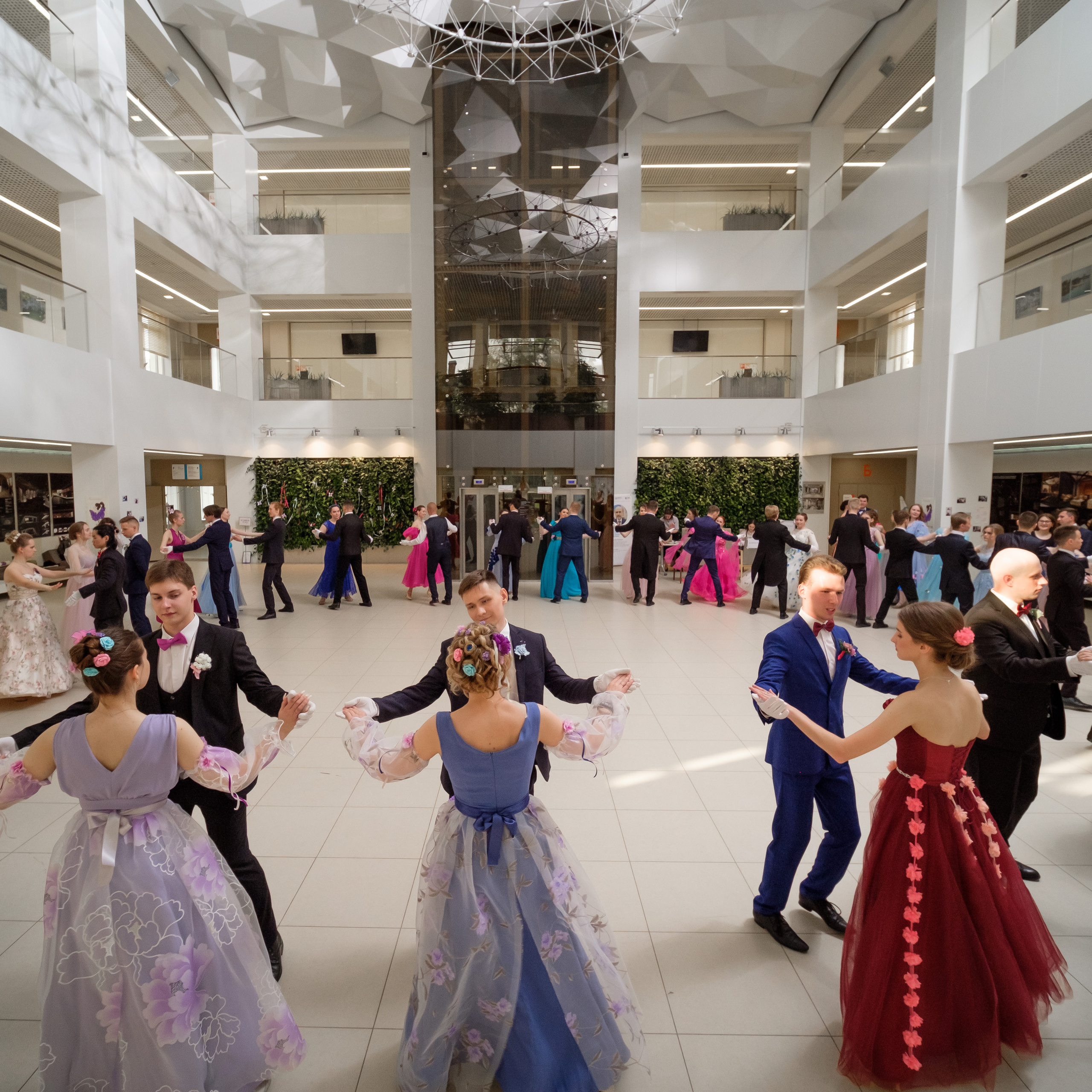 Весенний бал «La vie est Belle». Фотограф Конопихин Константин