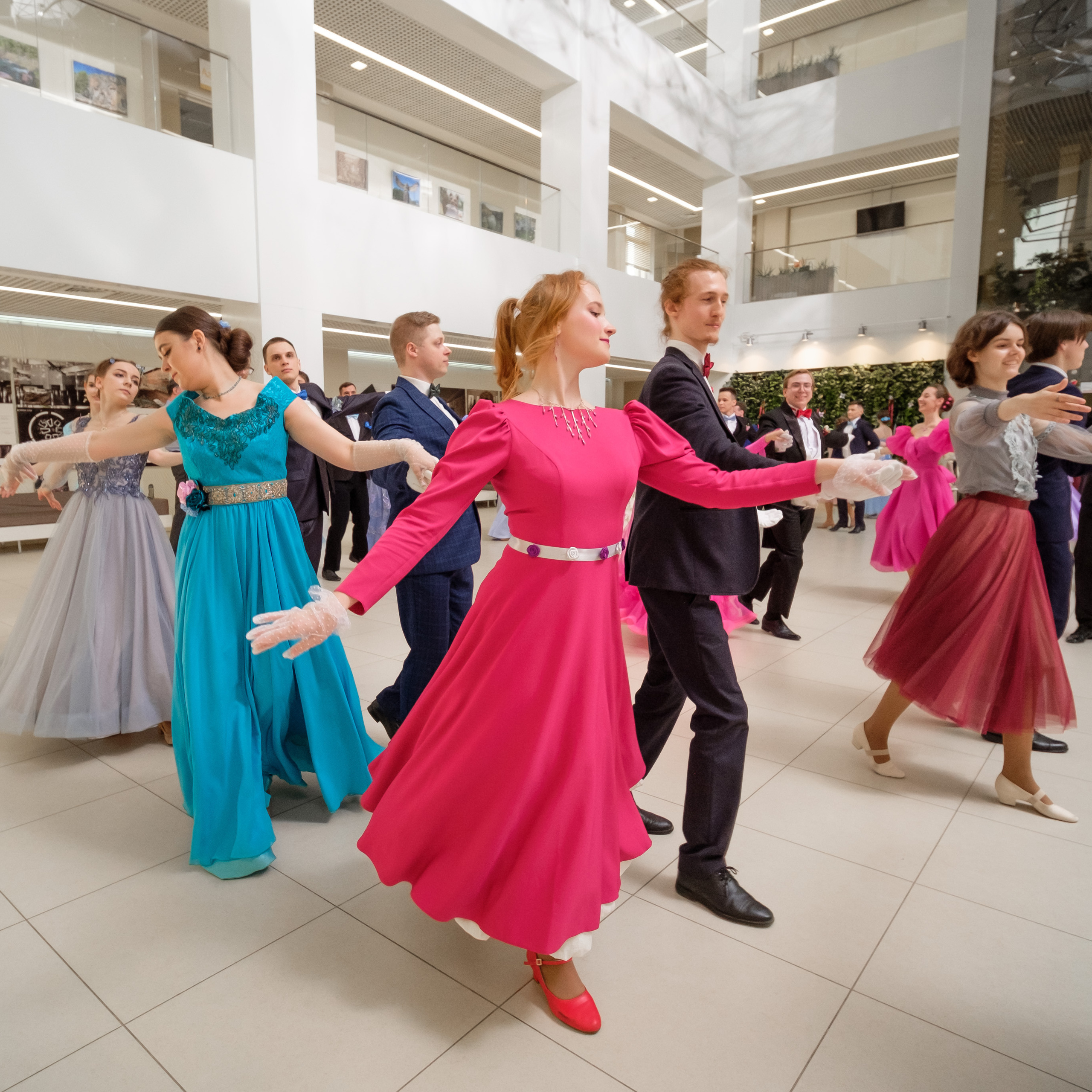 Весенний бал «La vie est Belle». Фотограф Конопихин Константин