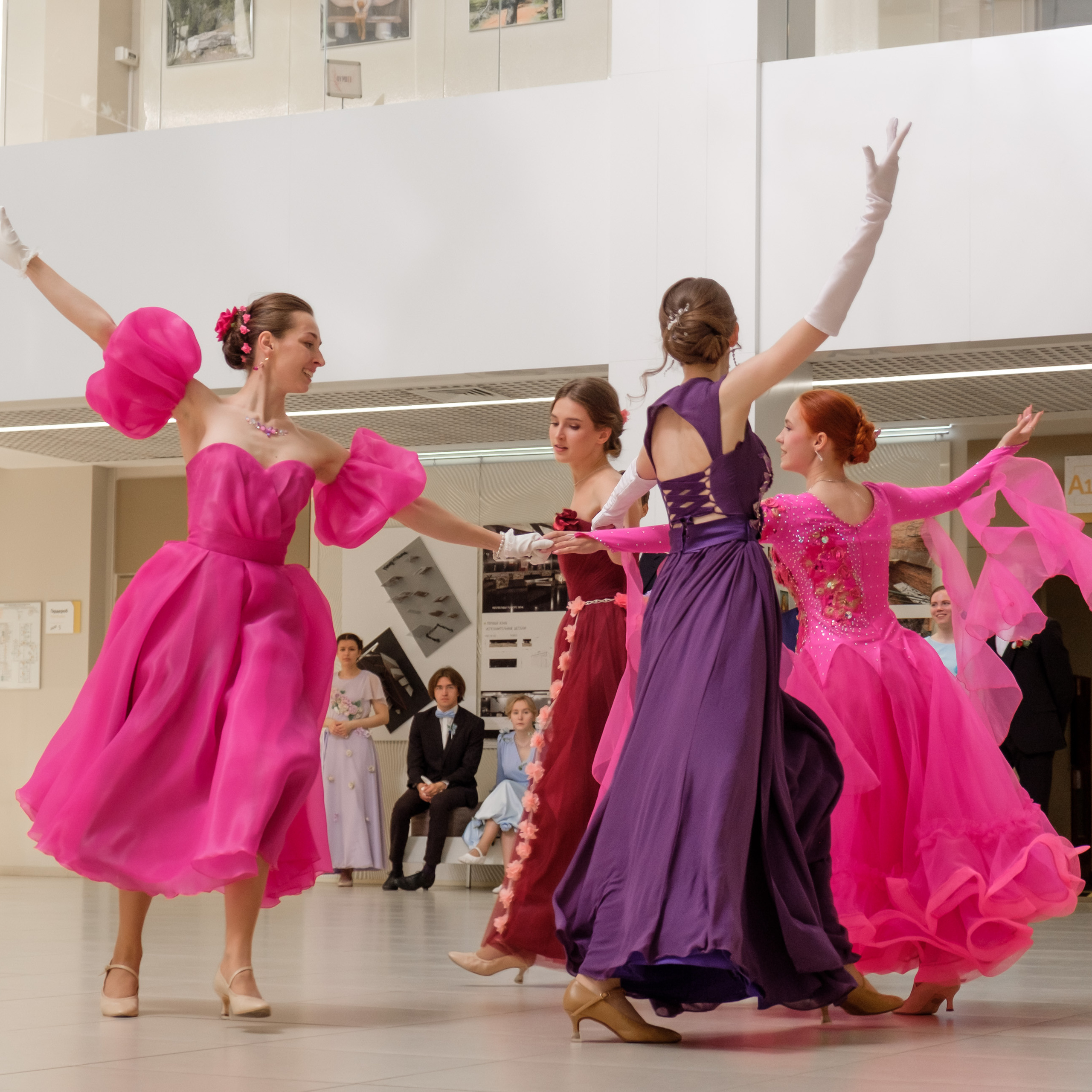 Весенний бал «La vie est Belle». Фотограф Конопихин Константин