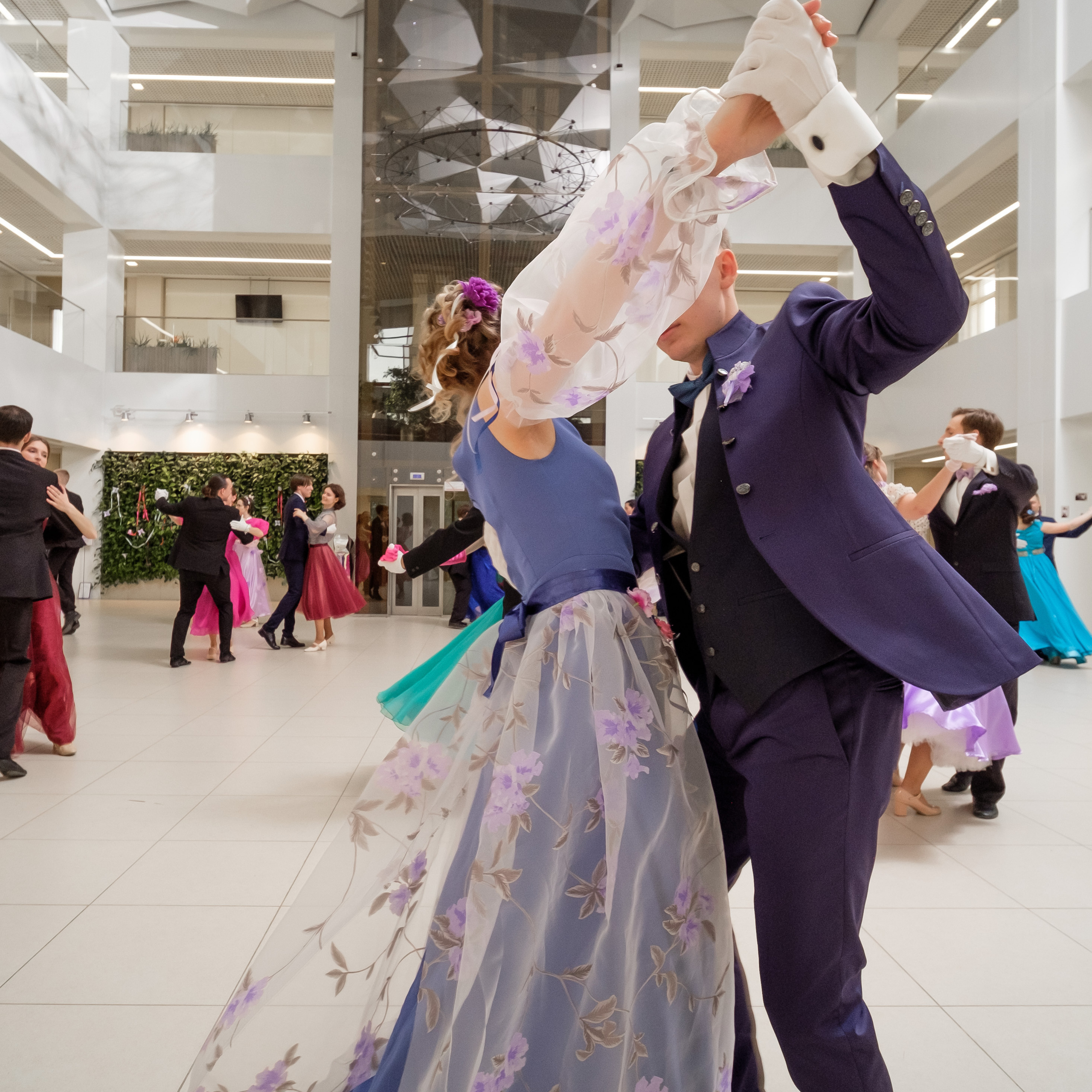 Весенний бал «La vie est Belle». Фотограф Конопихин Константин