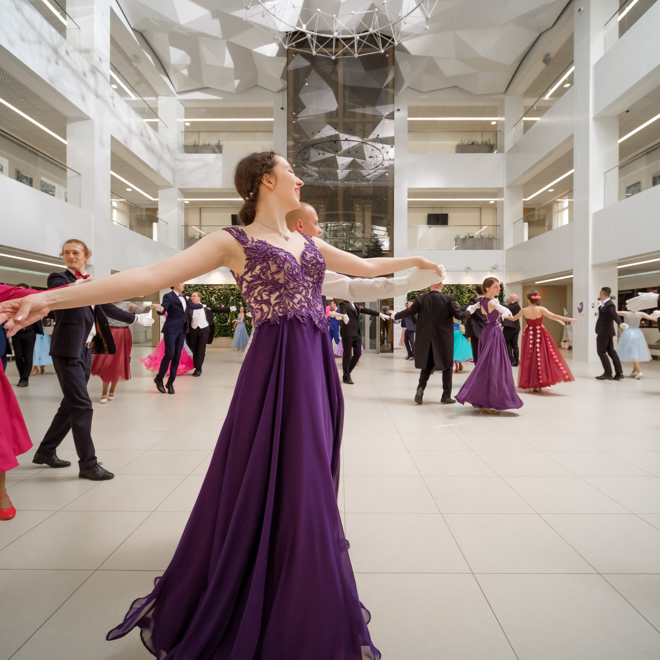 Весенний бал «La vie est Belle». Фотограф Конопихин Константин