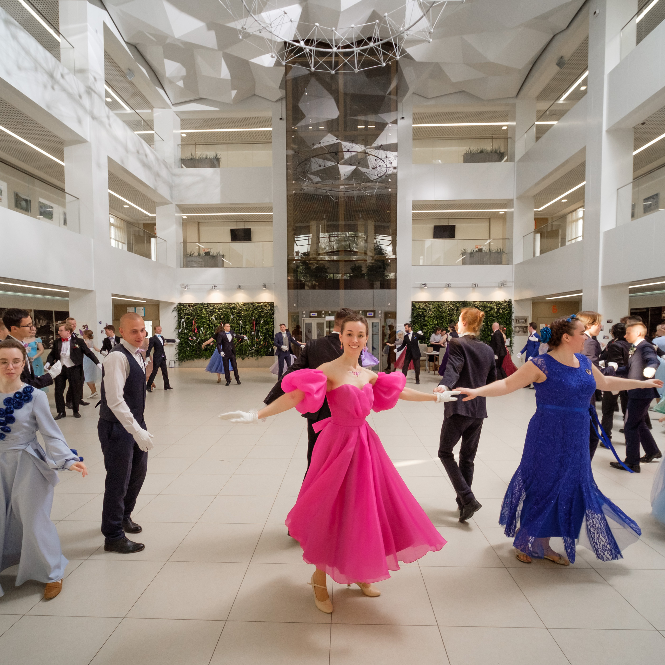 Весенний бал «La vie est Belle». Фотограф Конопихин Константин