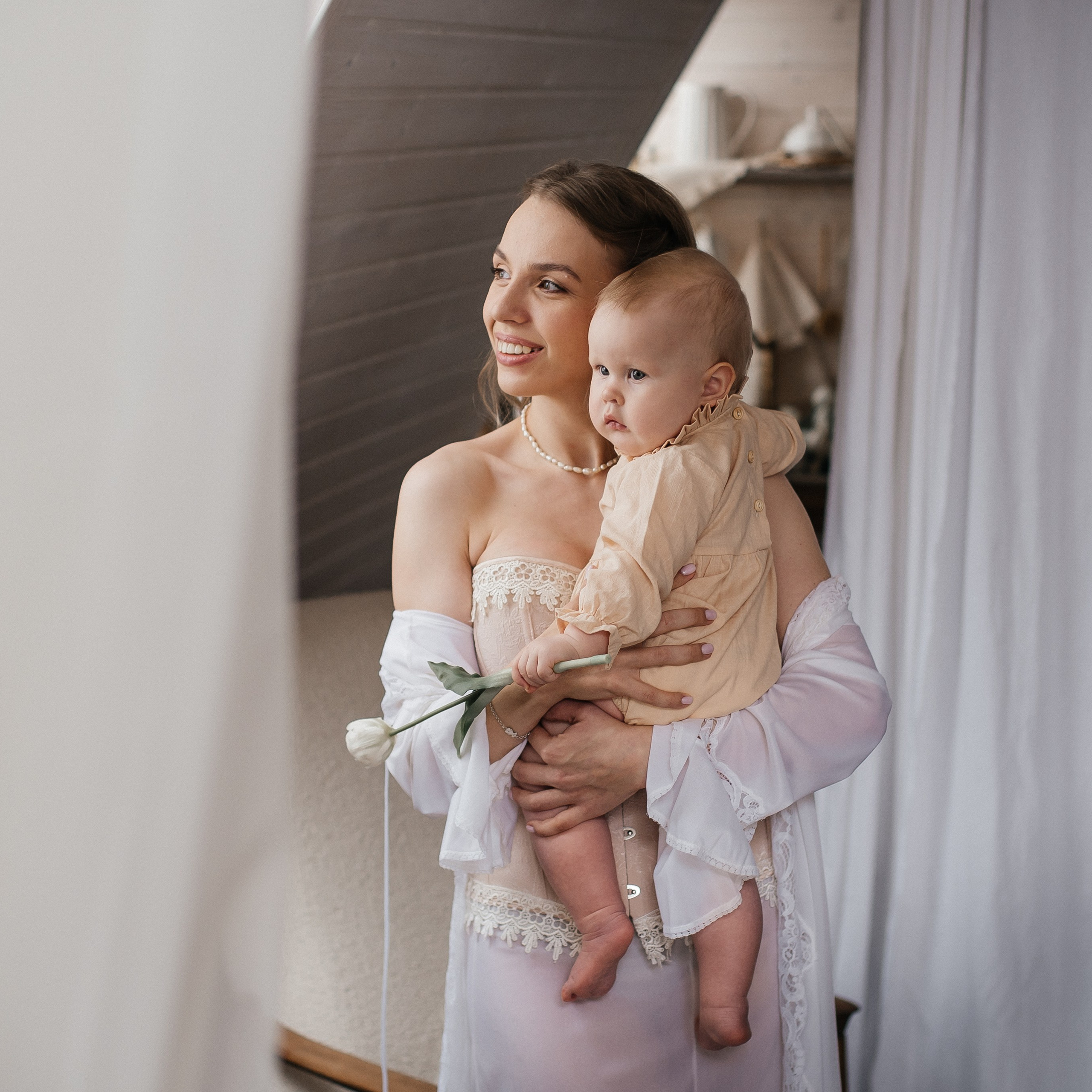 Алиса с мамой Кристиной в нежной семейной фотосессии в Домике Элли г. Пушкино