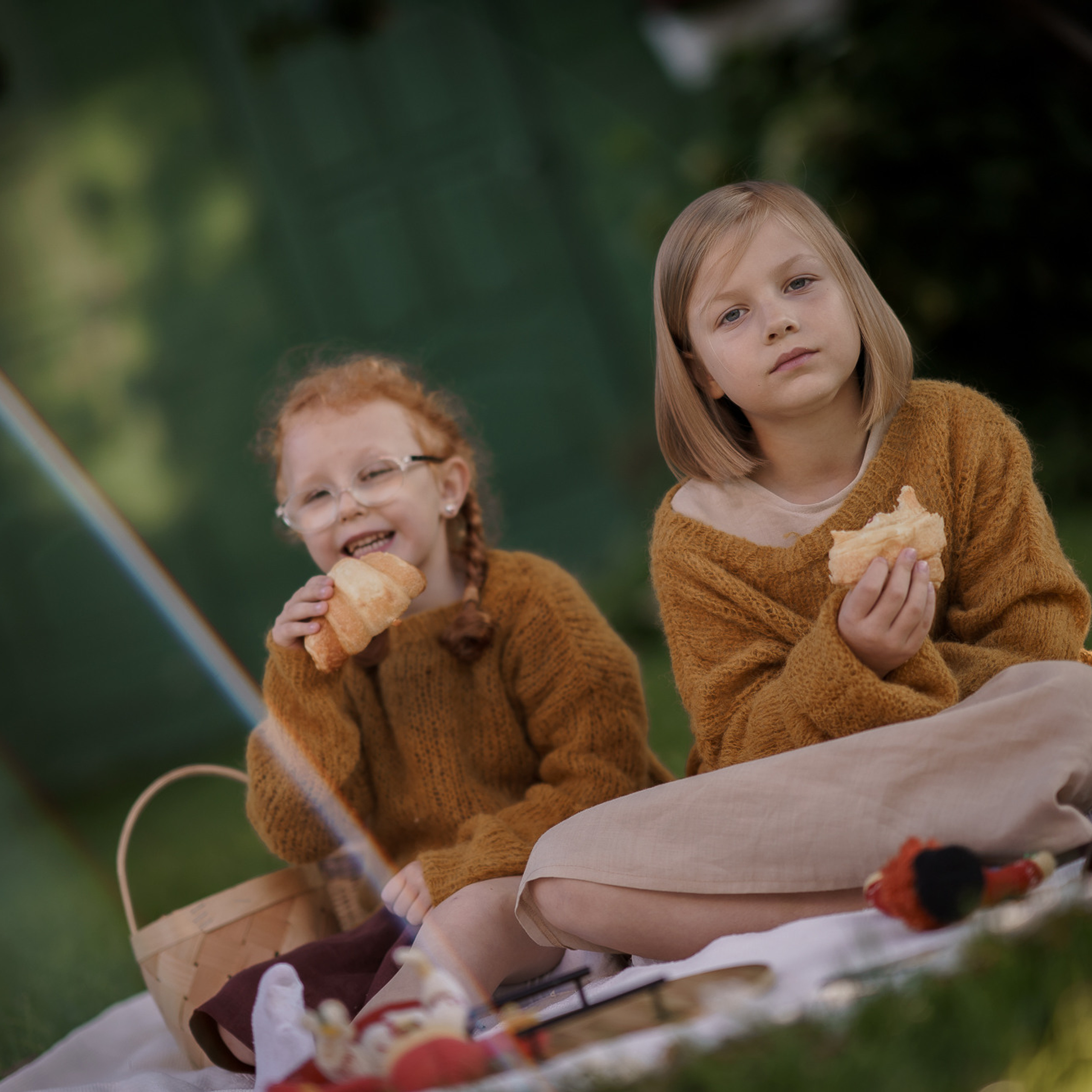 Саша и Нюша