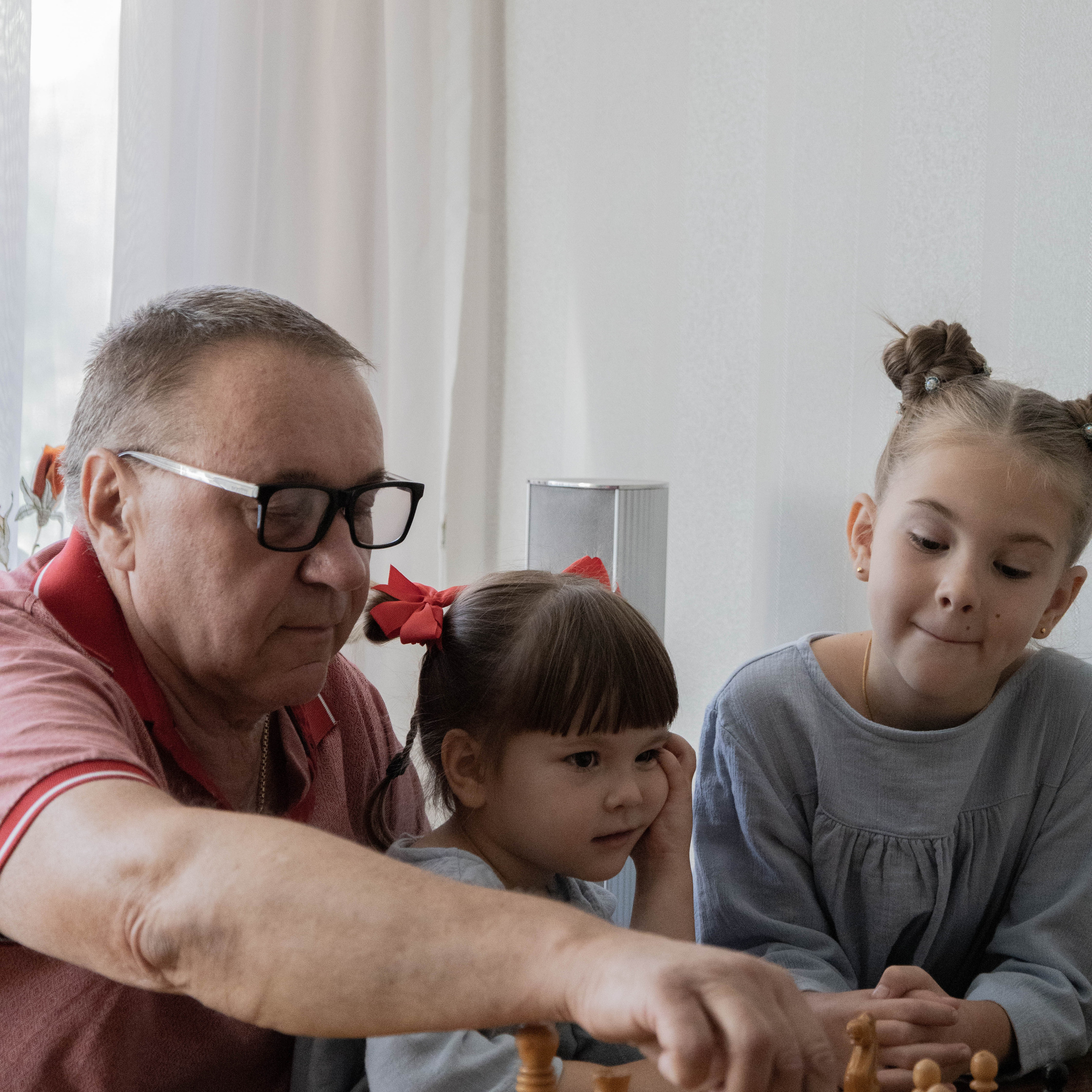 Связь поколений-4