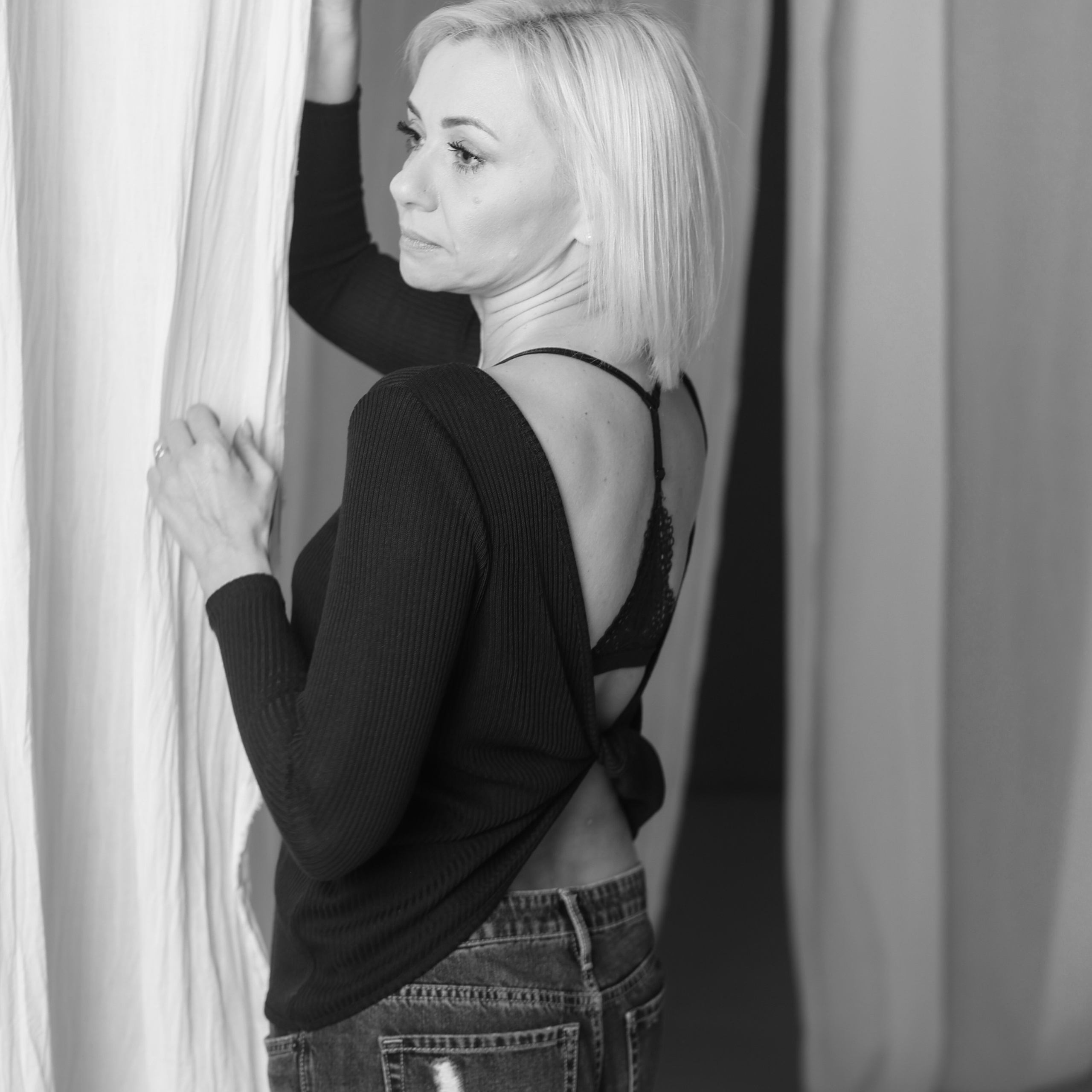 Черно-белые портреты. Фотограф состояний Марина Савинская