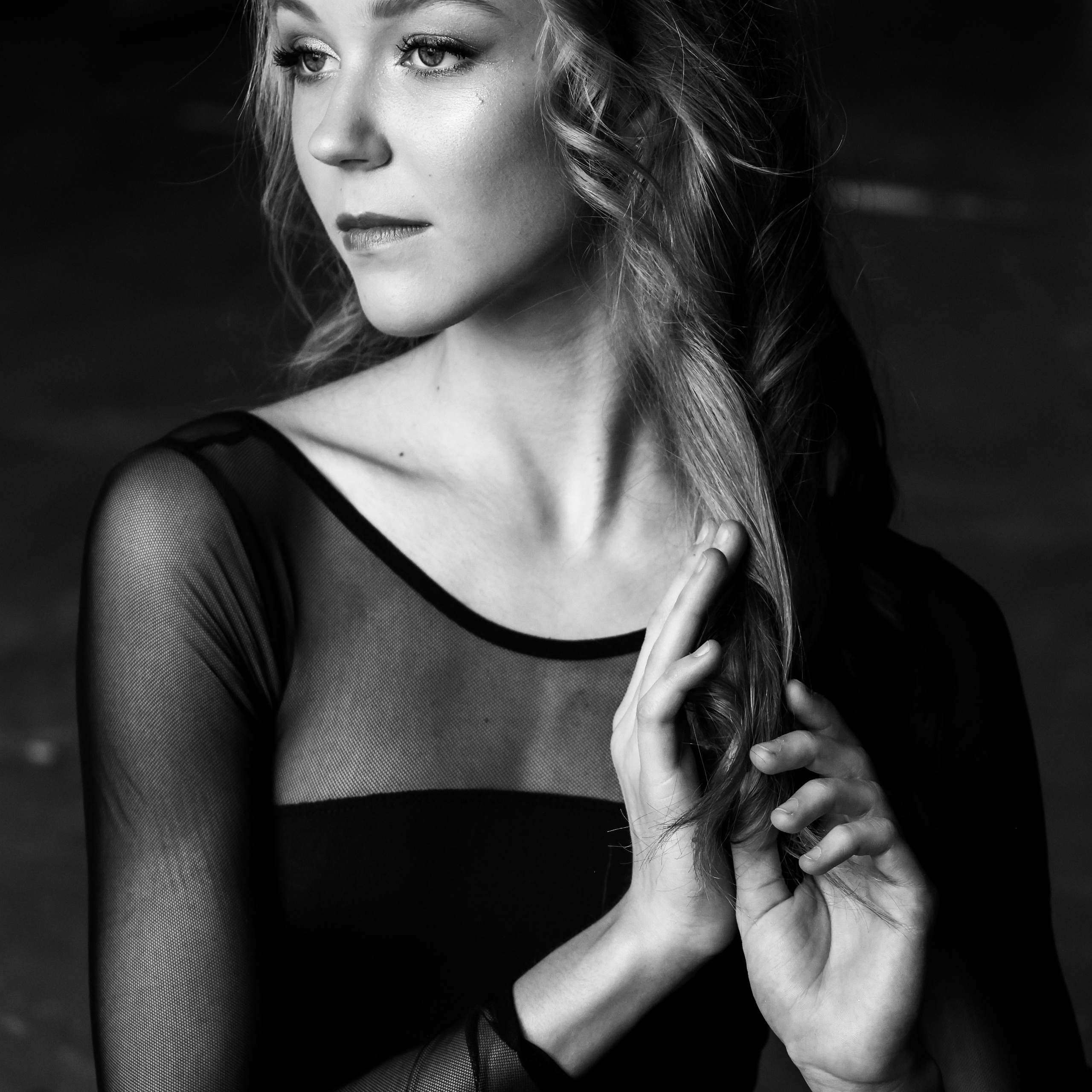 Черно-белые портреты. Фотограф состояний Марина Савинская