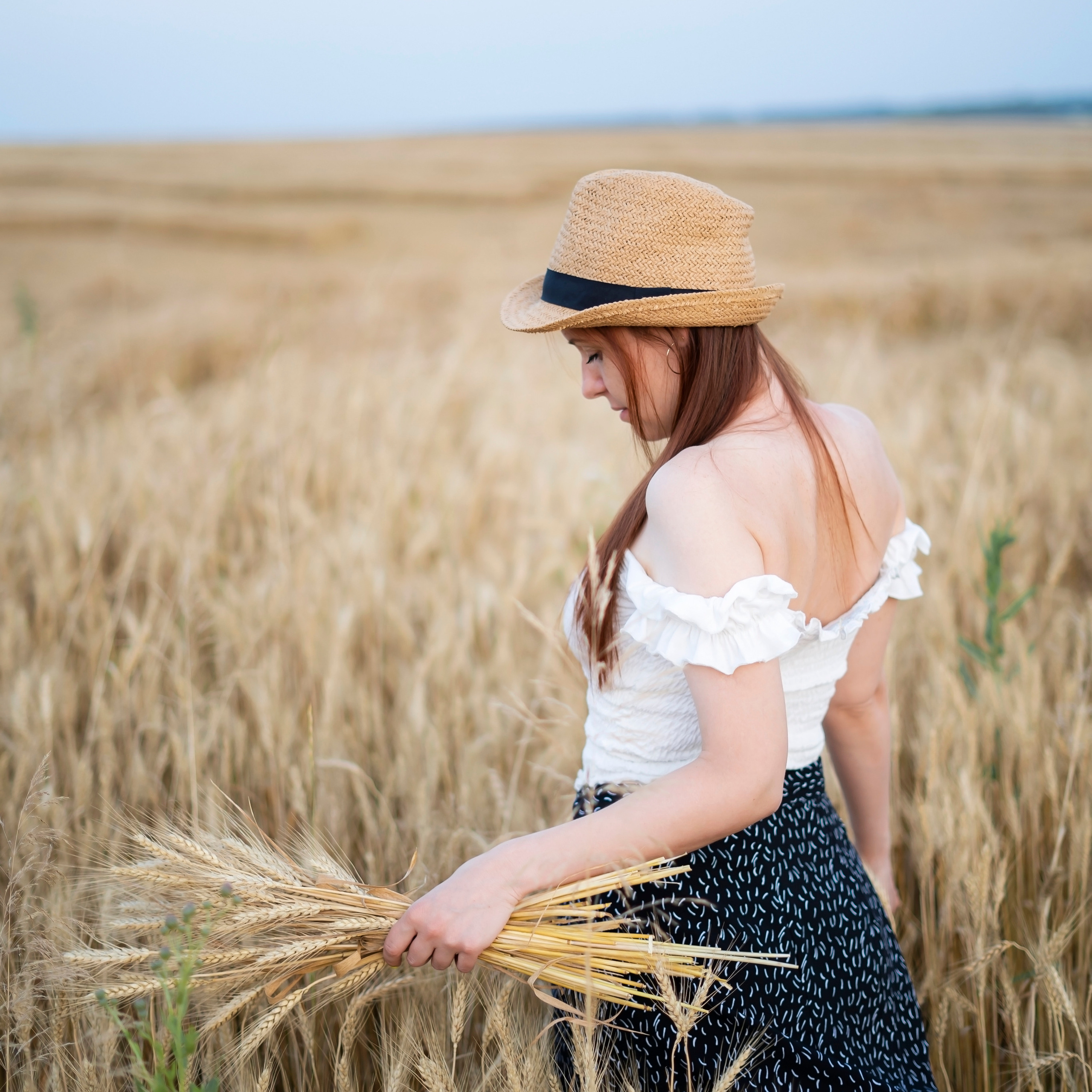 Наталия и Юлия (фотосессия в пшенице)