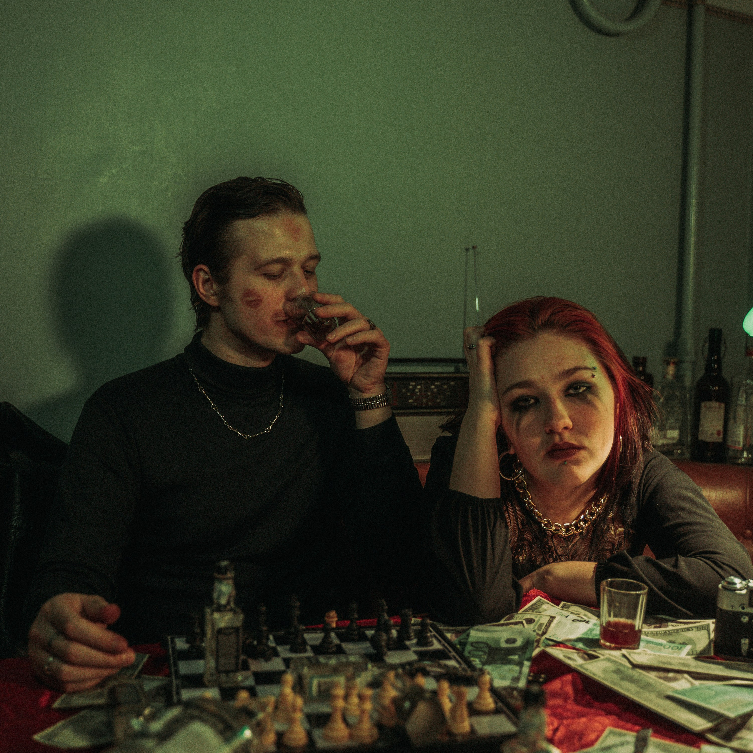 Бандиты — Алина и Влад