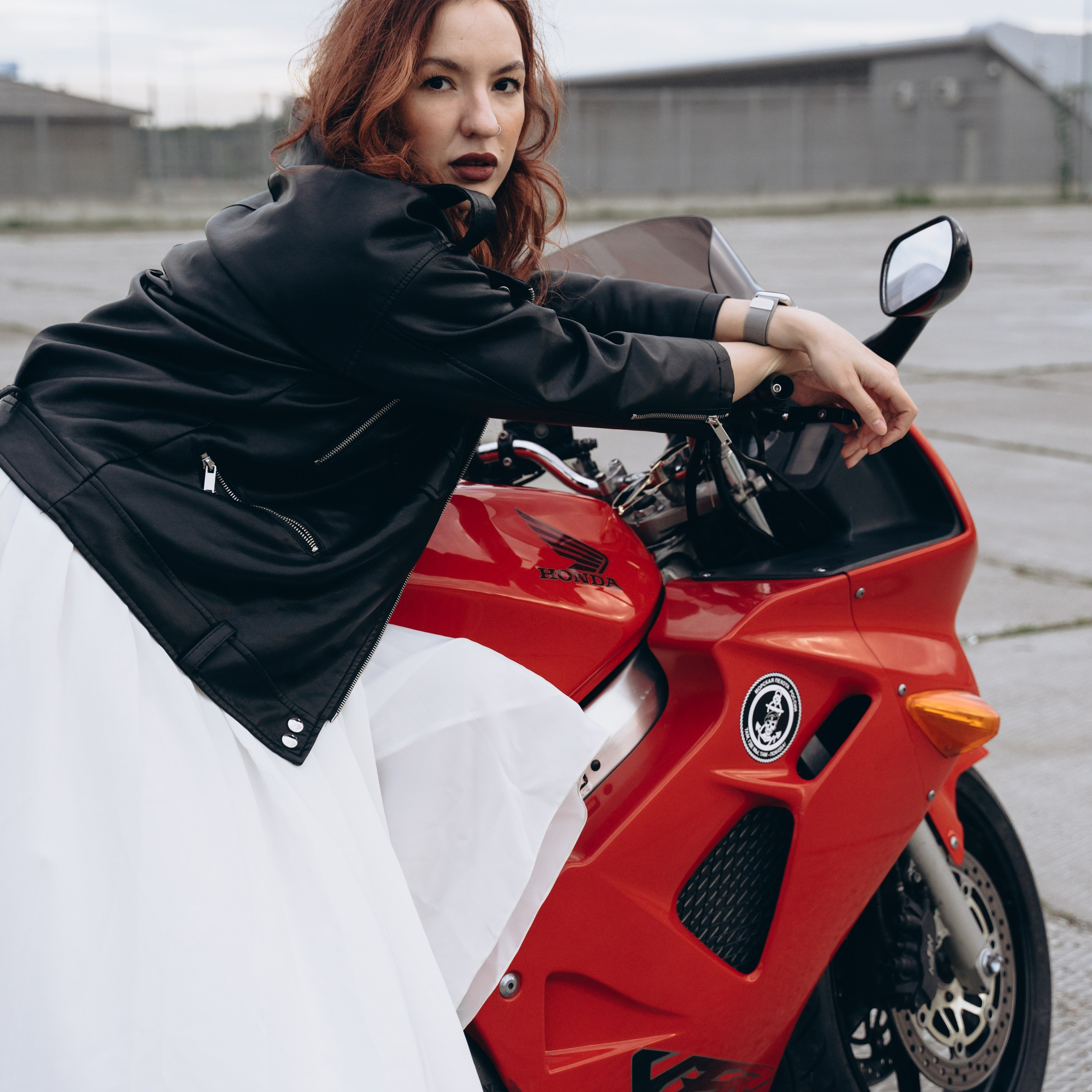 Айсылу на мотоцикле