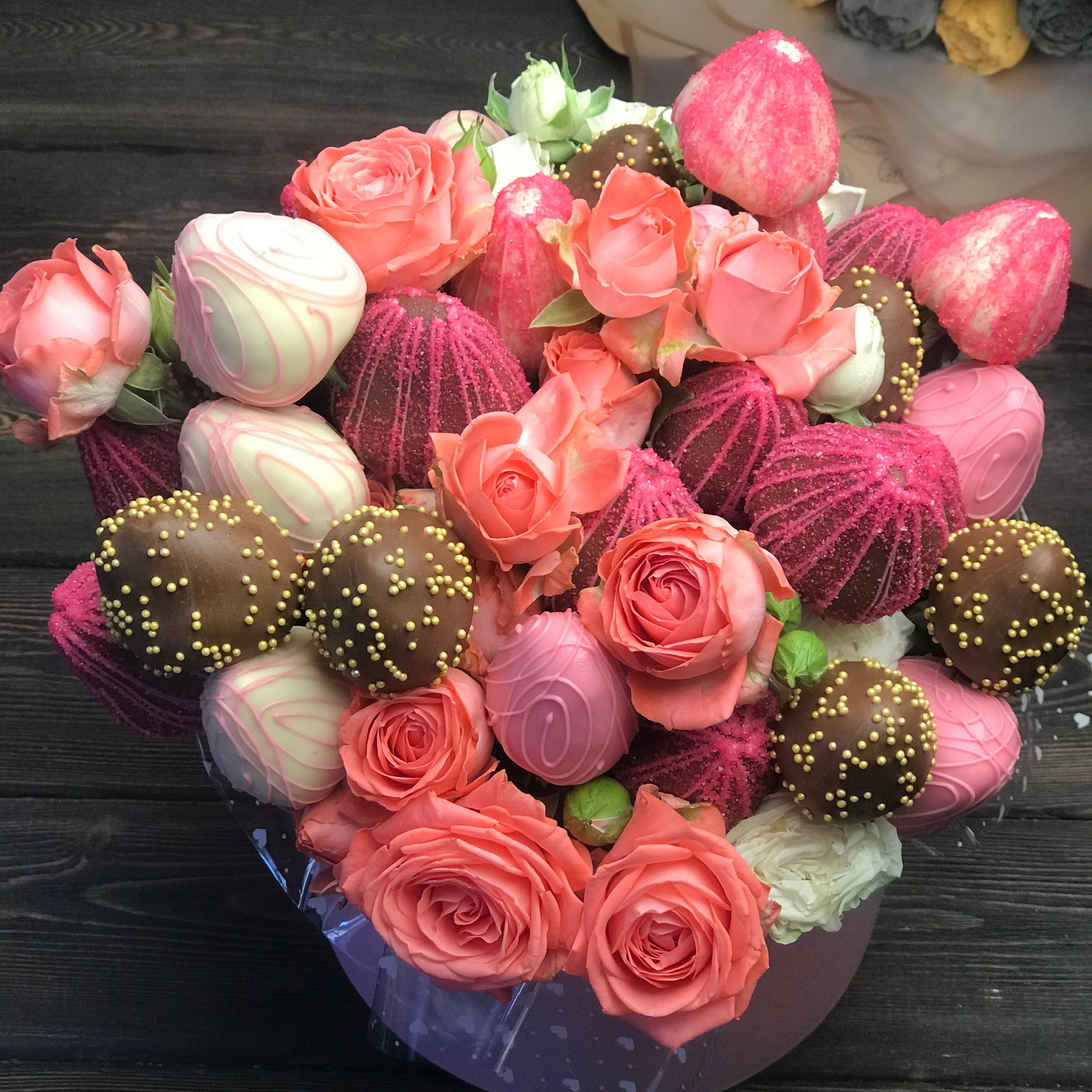 Шляпная коробочка «Летняя сказка». Клубника в шоколаде в Сургуте