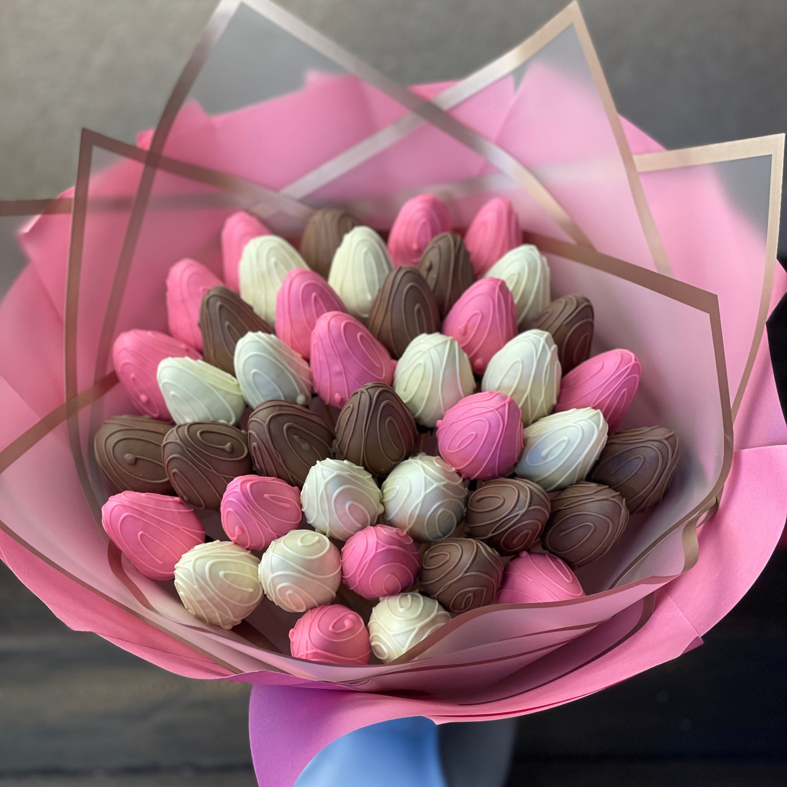 Букет из клубники в шоколаде «Теплый привет». Клубника в шоколаде в Сургуте