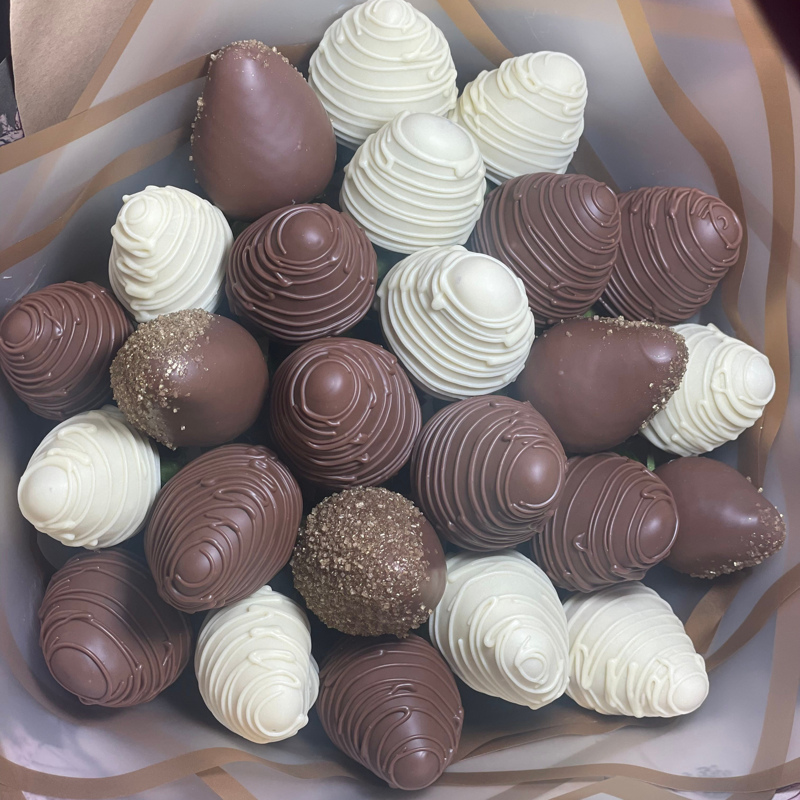 Букет из клубники в шоколаде «Инь-Ян». Клубника в шоколаде в Сургуте