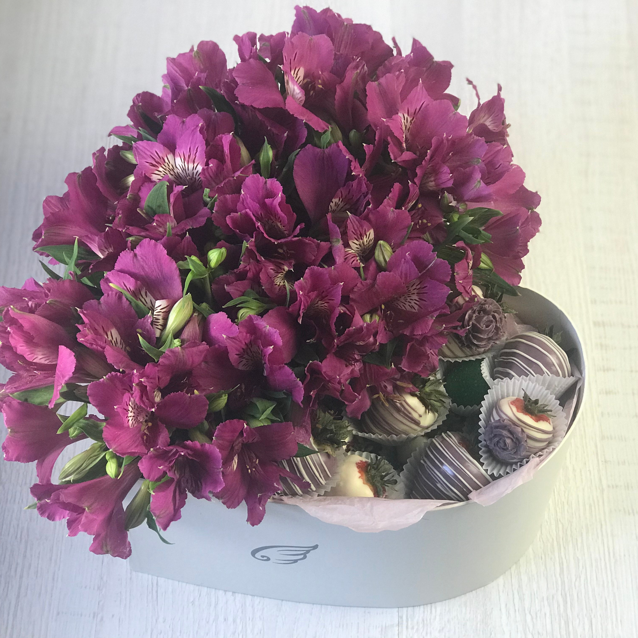 Сердце клубника в шоколаде «Судьбоносная встреча». Клубника в шоколаде в Сургуте