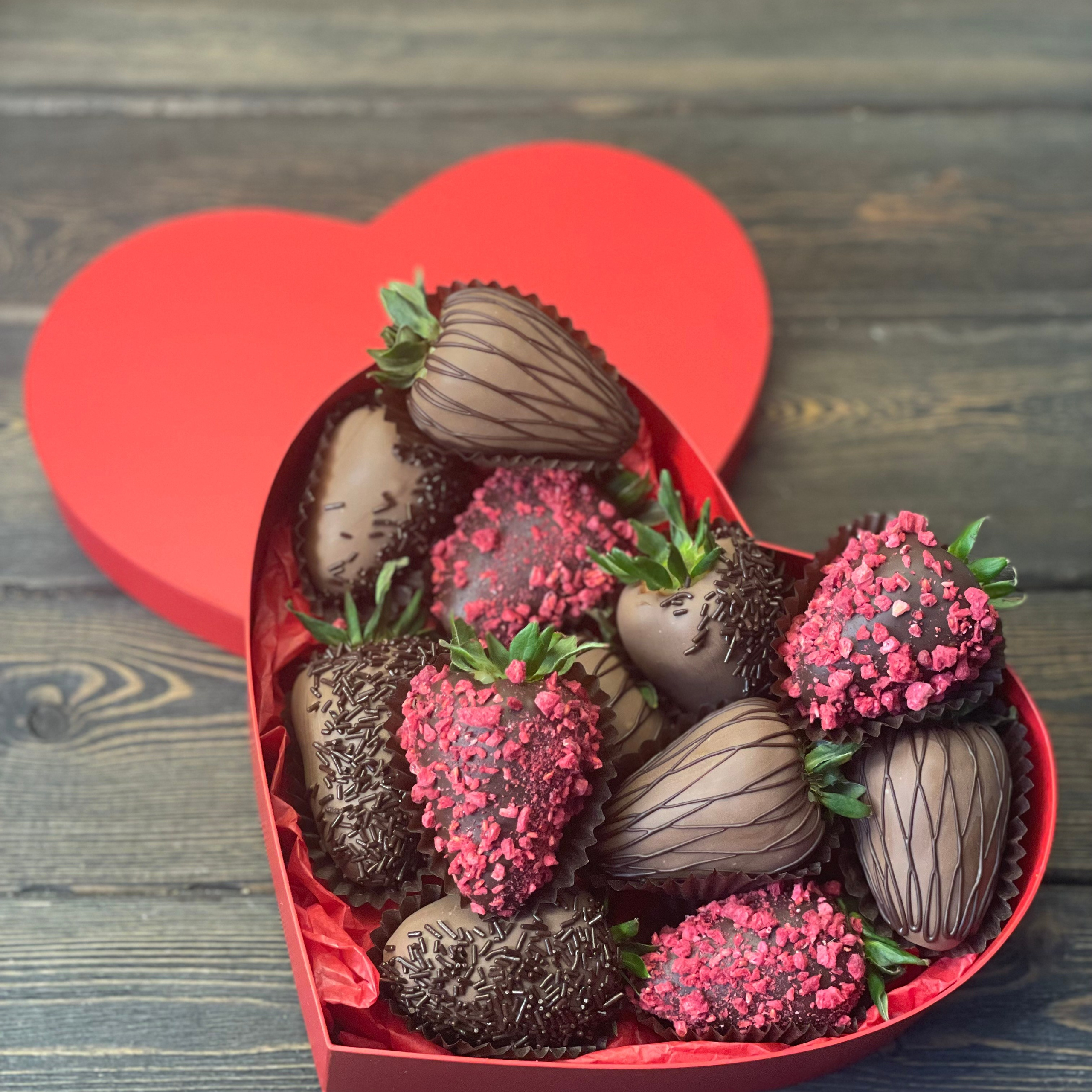 Сердце клубника в шоколаде «Теплое настроение». Клубника в шоколаде в Сургуте