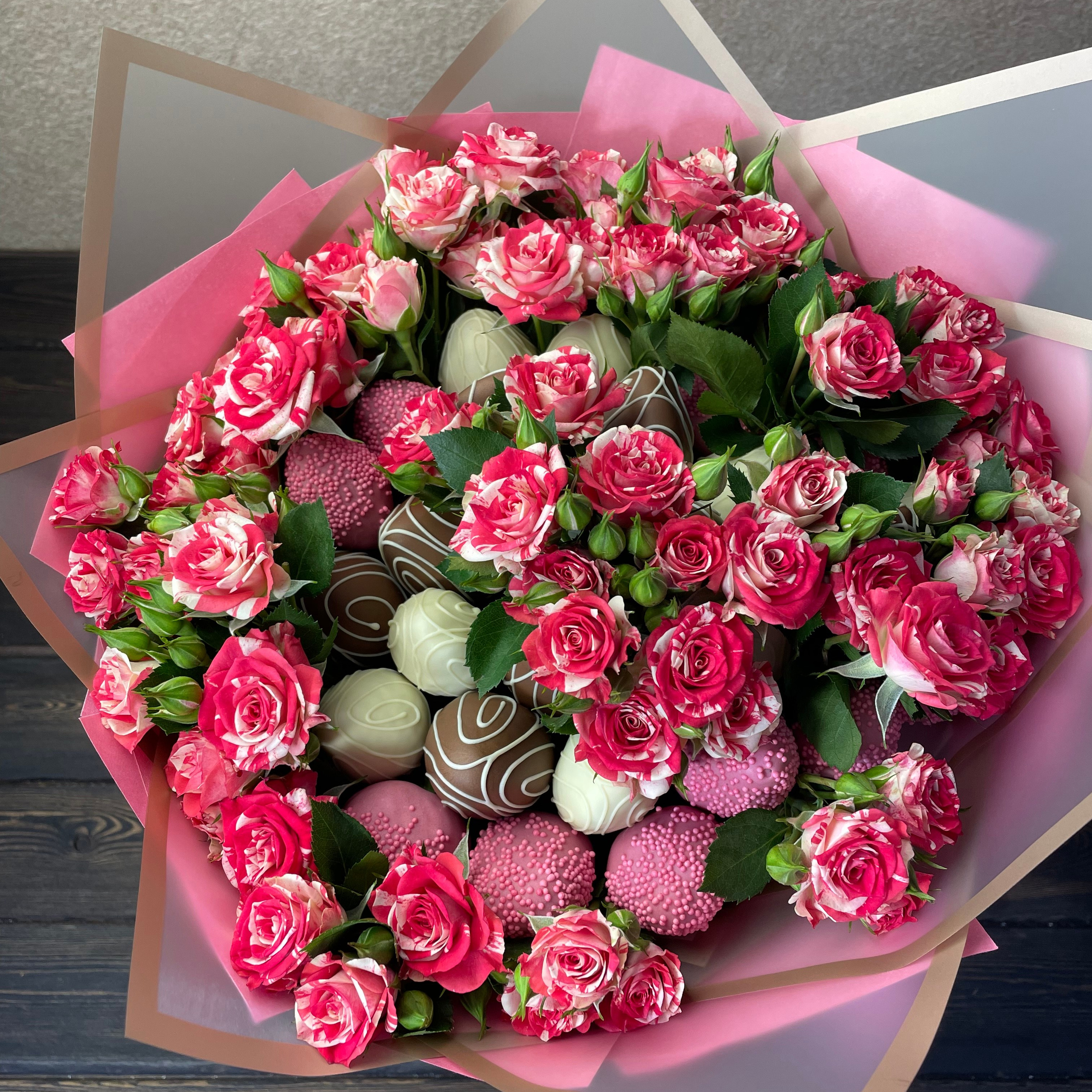 Букет из клубники в шоколаде «Нежный парфюм». Клубника в шоколаде в Сургуте