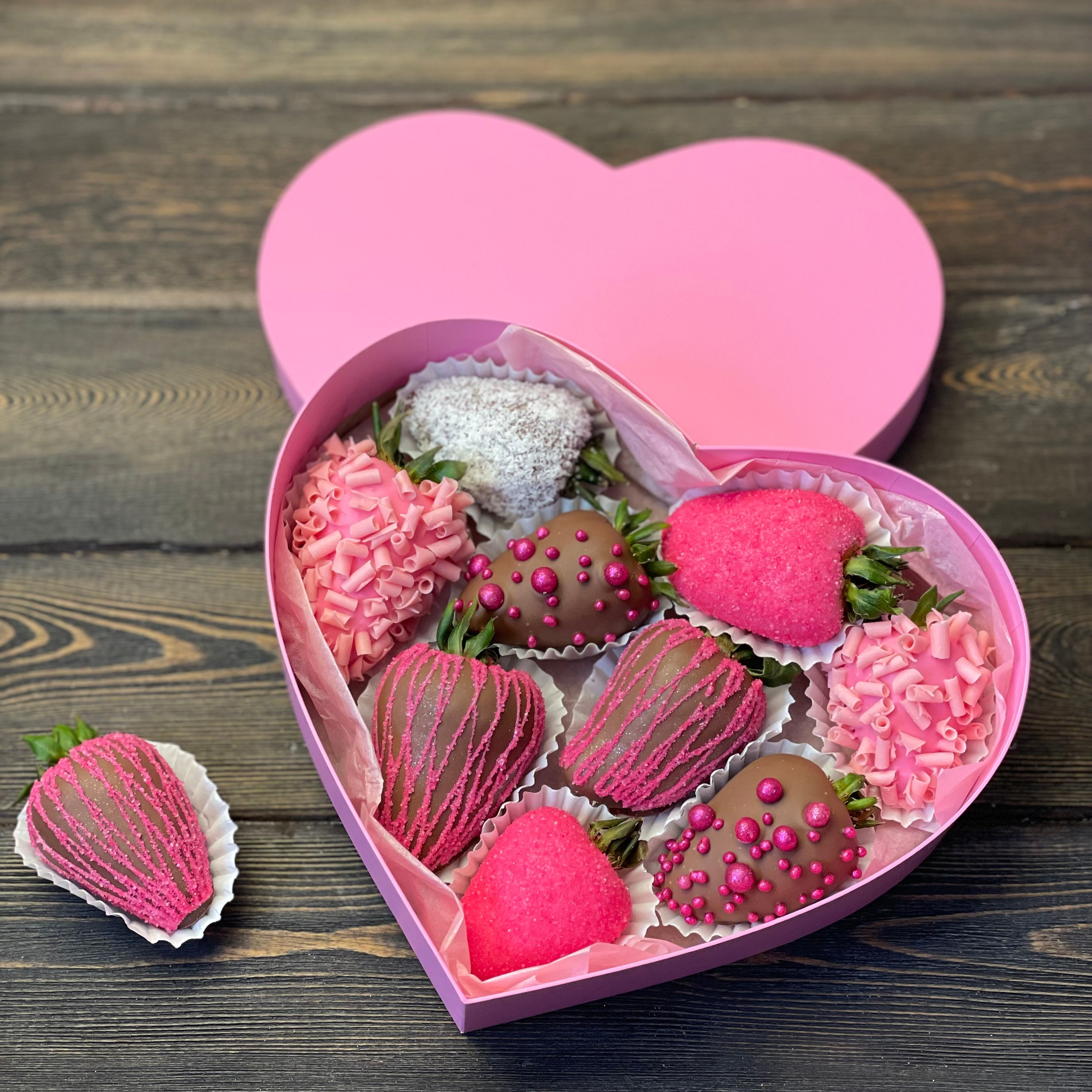 Сердце клубника в шоколаде «Ангельский шепот». Клубника в шоколаде в Сургуте