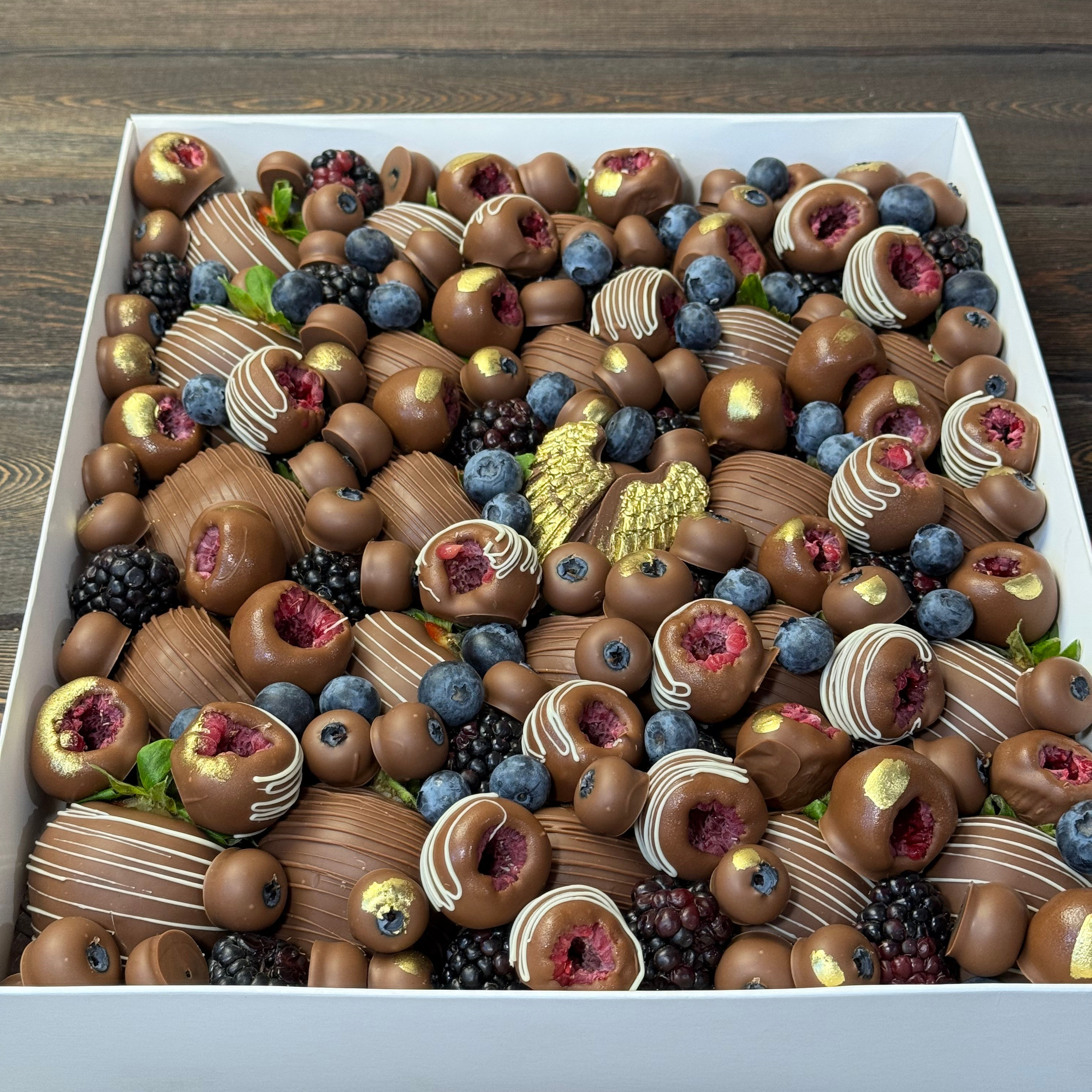 Набор Клубника в шоколаде «Роскошь». Клубника в шоколаде в Сургуте