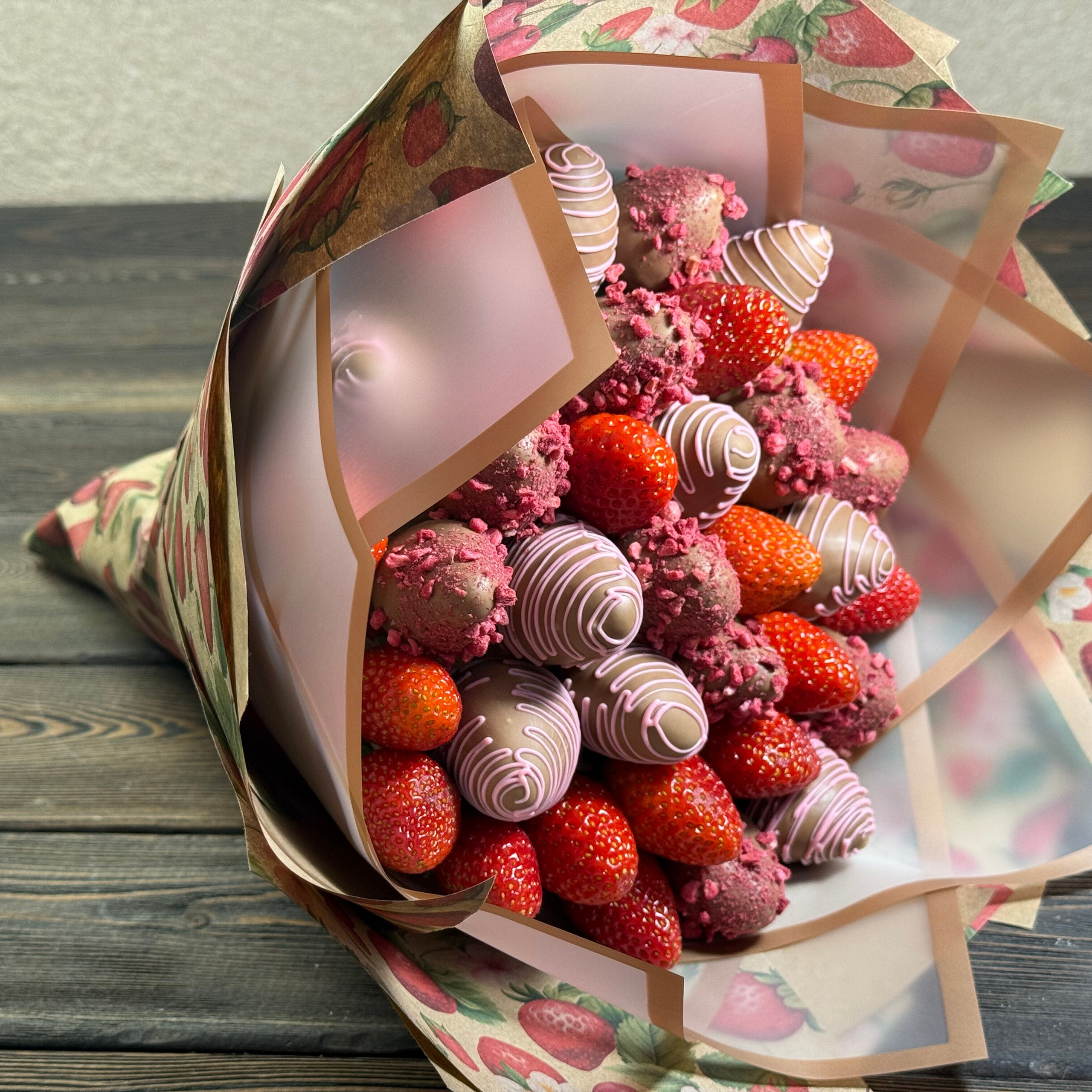 Букет из клубники в шоколаде «Сладкая любовь». Клубника в шоколаде в Сургуте