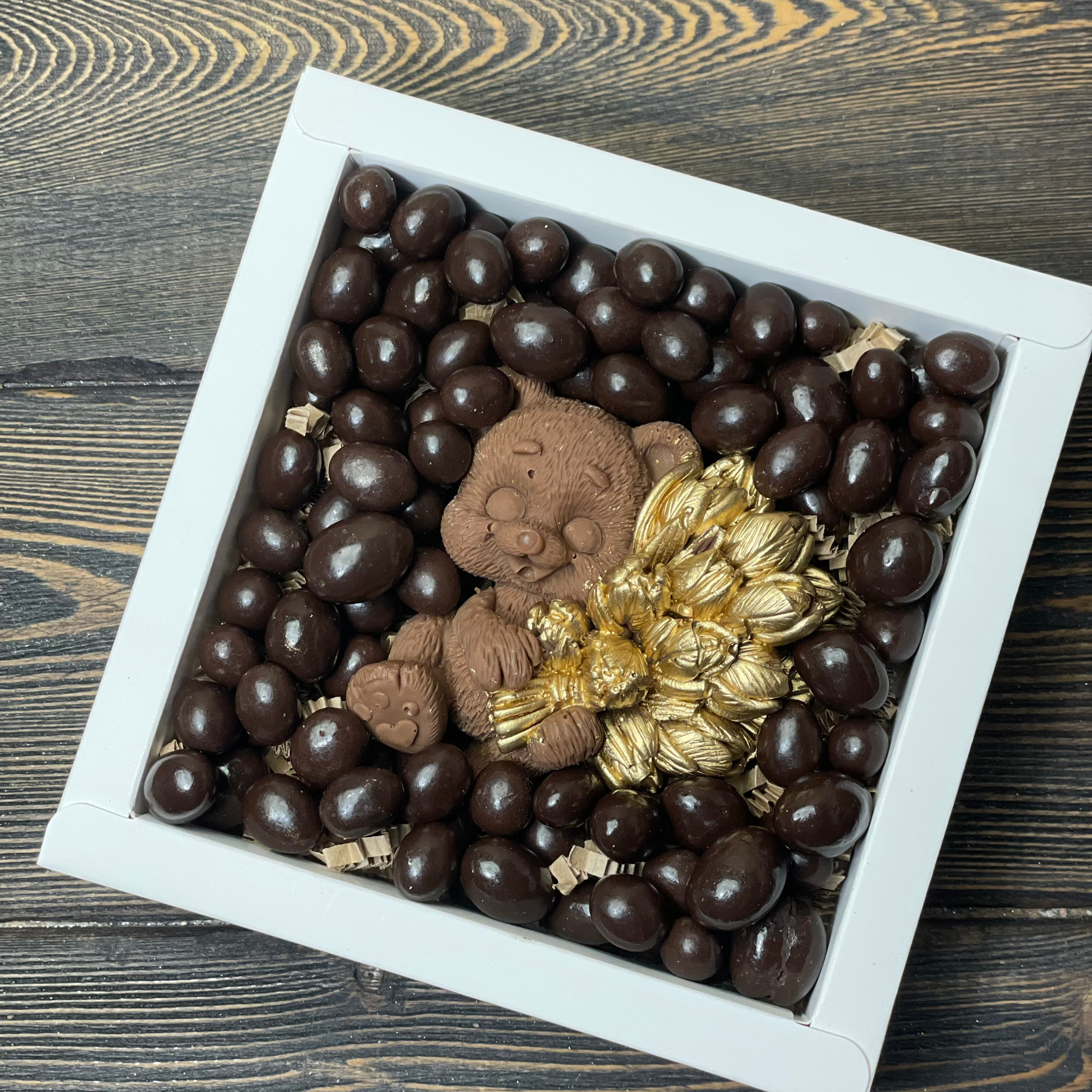 Шоколадный набор «Мишка с букетом». Клубника в шоколаде в Сургуте