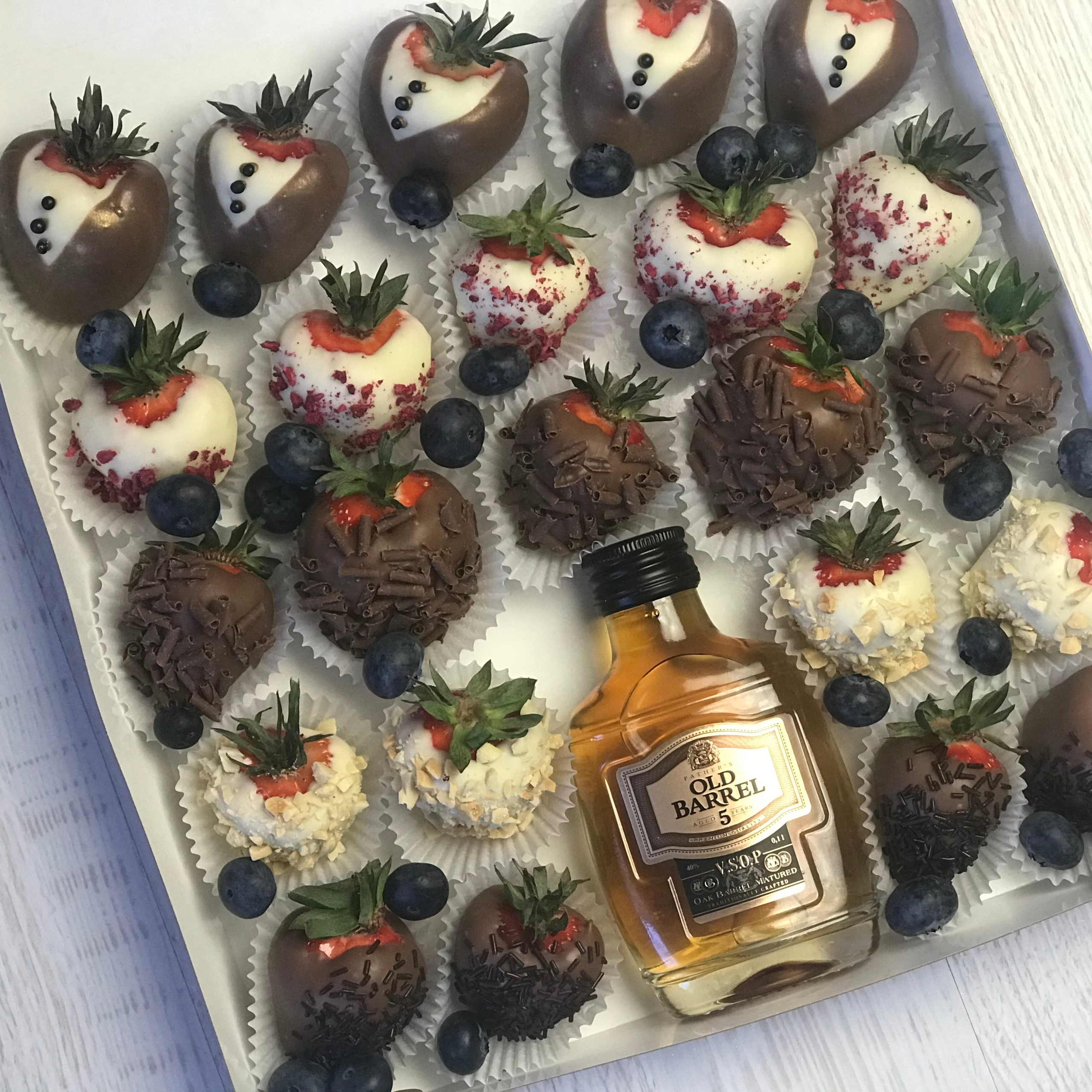 Набор Клубника в шоколаде "Гурман". Клубника в шоколаде в Сургуте