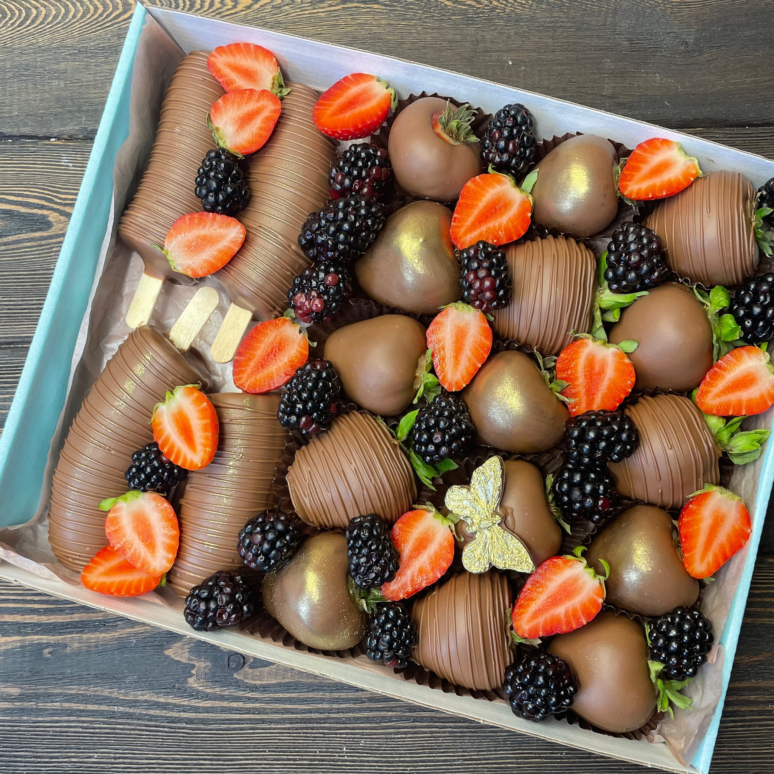 Набор из клубники в шоколаде +бананы «Лесная фея». Клубника в шоколаде в Сургуте