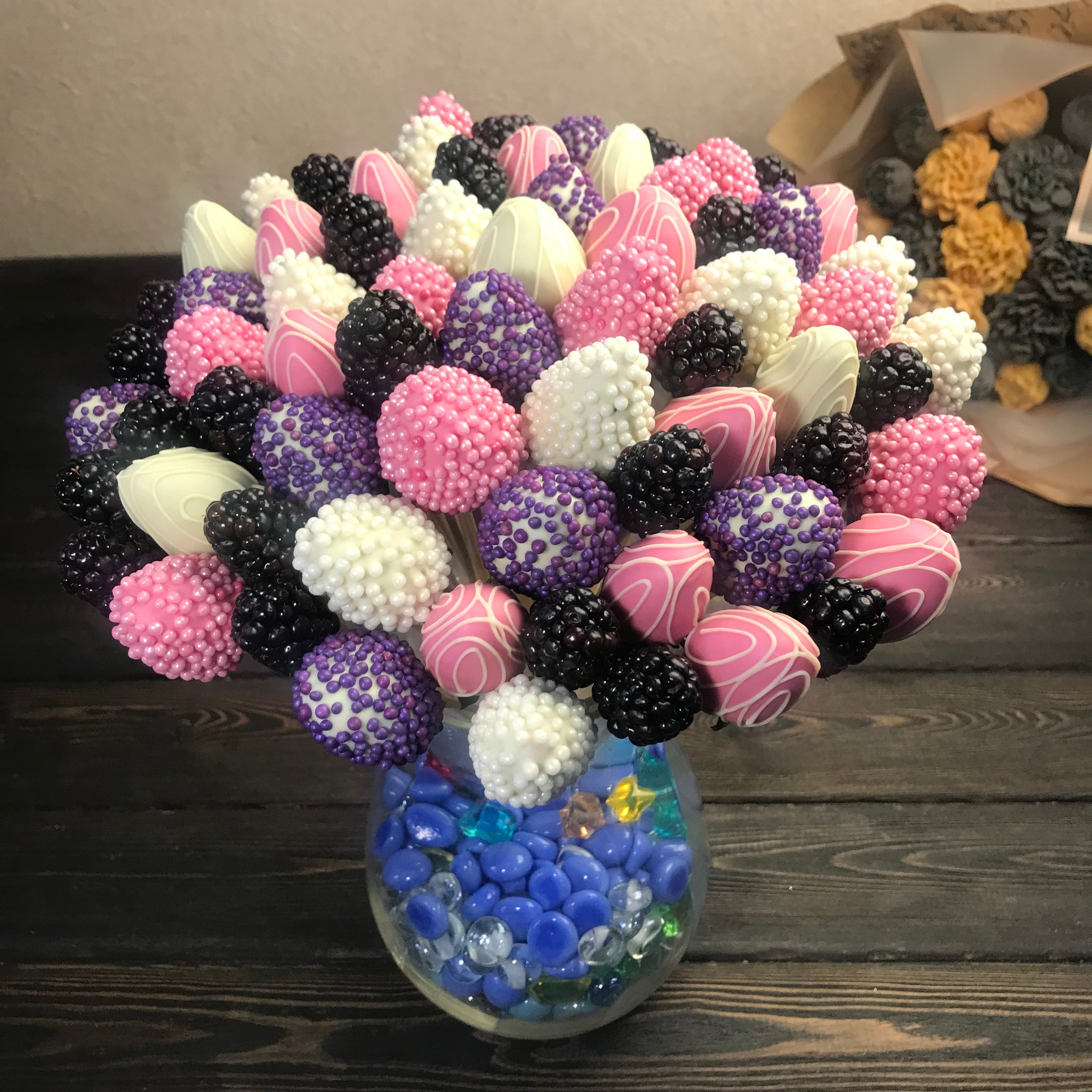 Букет из клубники в шоколаде «Ежевика». Клубника в шоколаде в Сургуте