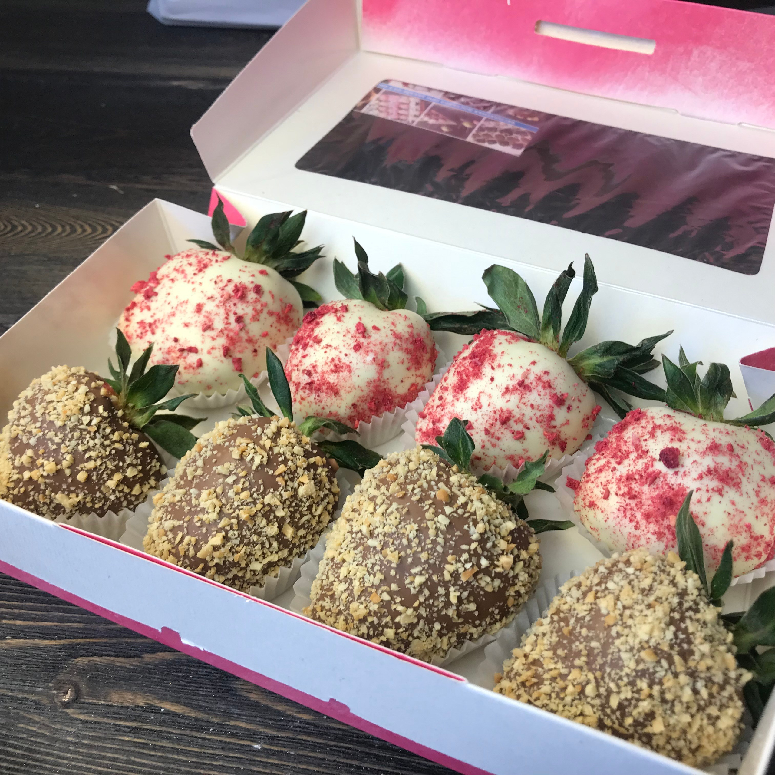 Набор Клубника в шоколаде «Весенний полет». Клубника в шоколаде в Сургуте