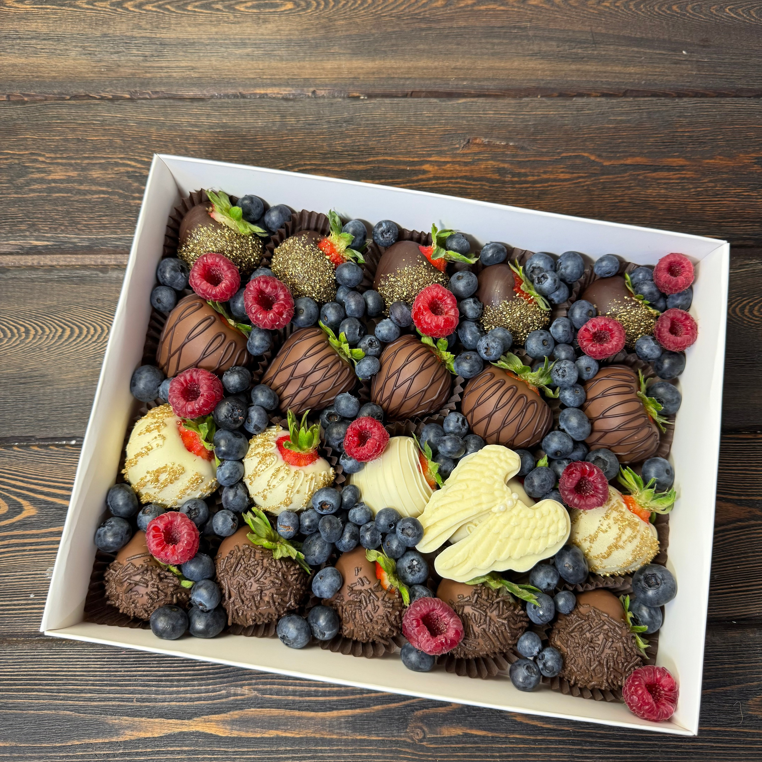 Набор Клубника в шоколаде «Подарок весны». Клубника в шоколаде в Сургуте