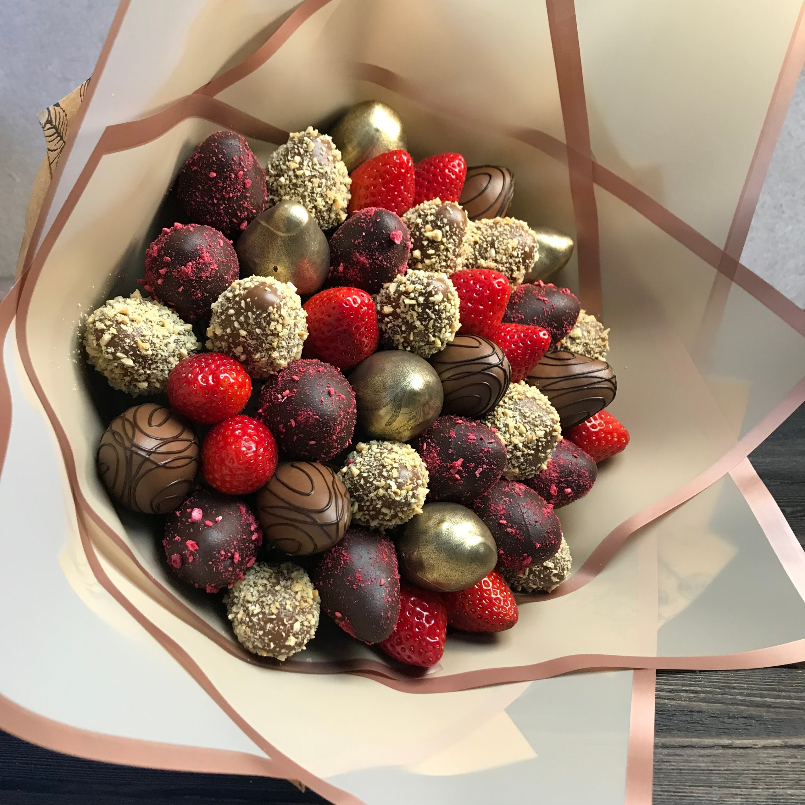 Букет из клубники в шоколаде «Сказочный». Клубника в шоколаде в Сургуте