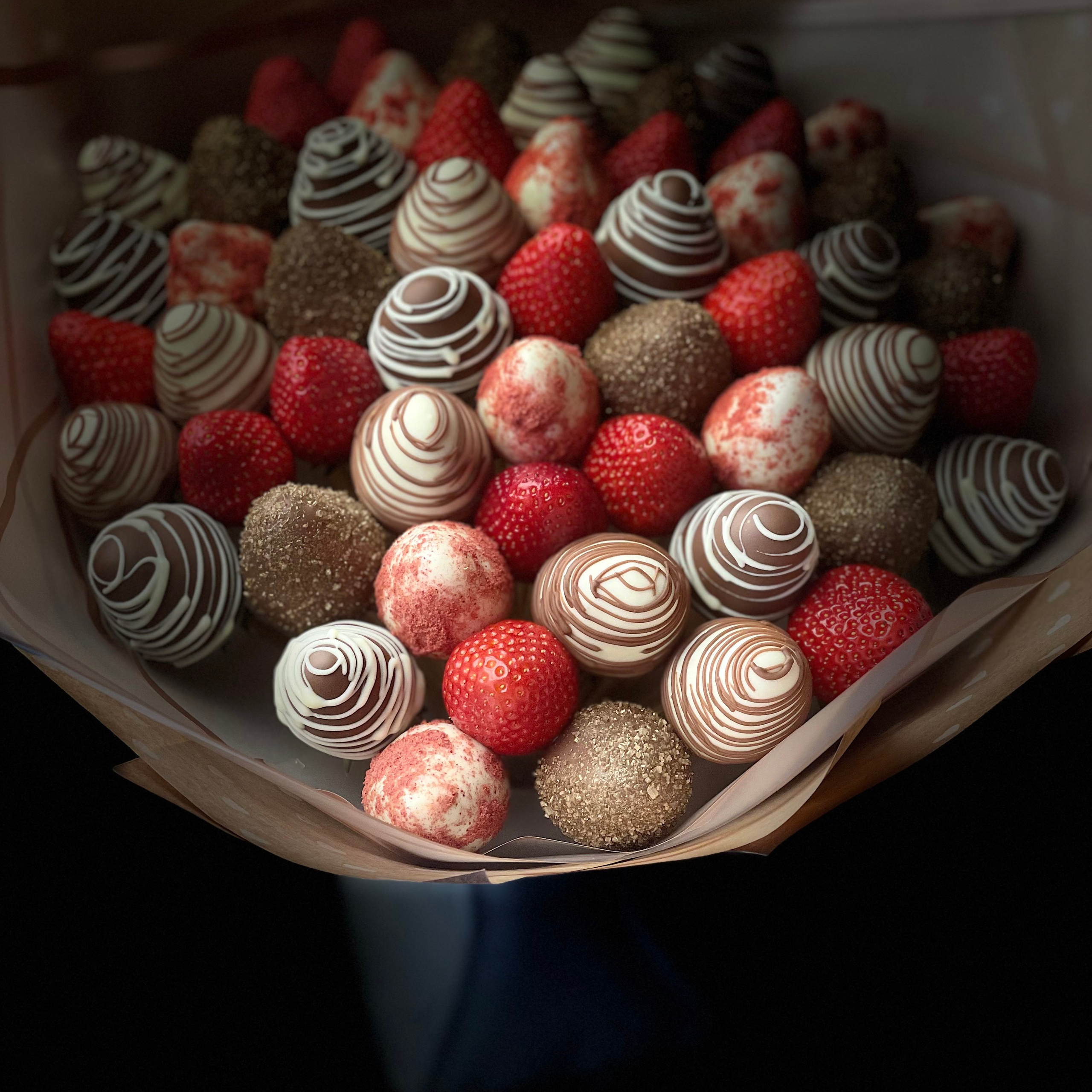 Букет из клубники в шоколаде «Пламя любви». Клубника в шоколаде в Сургуте