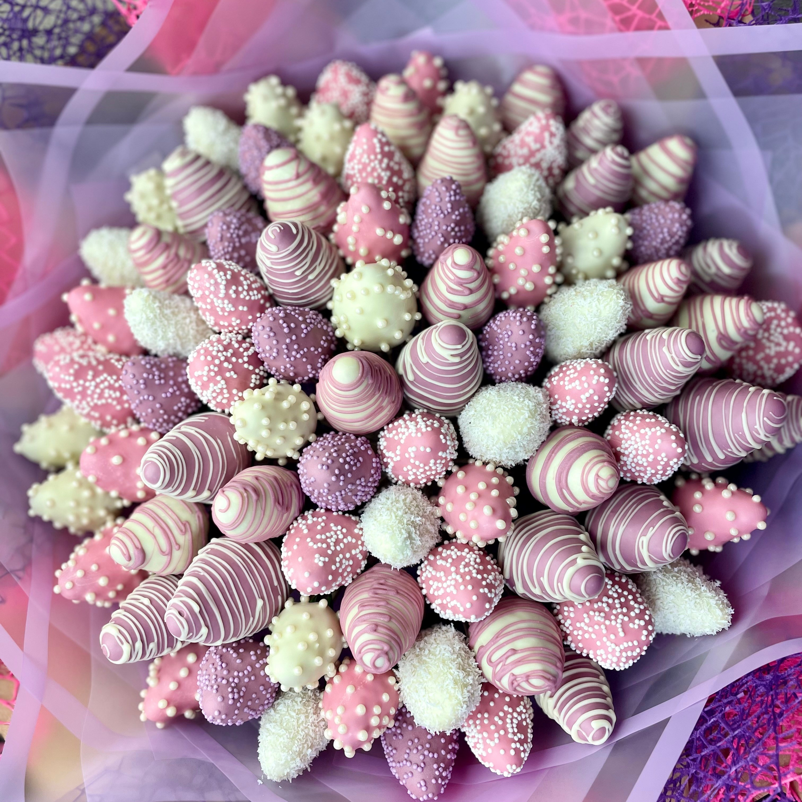 Букет из клубники в шоколаде "Сиреневый туман". Клубника в шоколаде в Сургуте