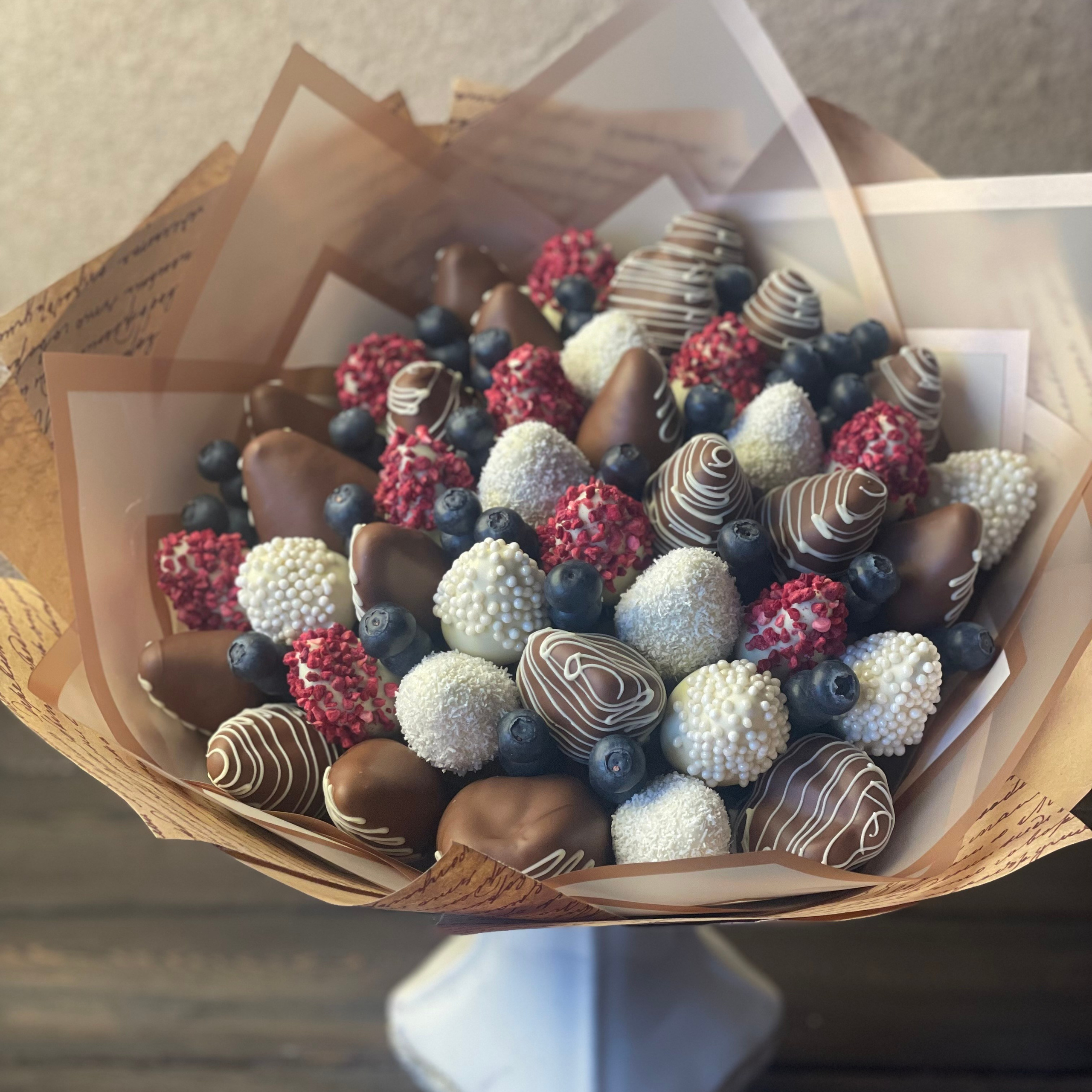 Букет из клубники в шоколаде «Мысли о тебе». Клубника в шоколаде в Сургуте