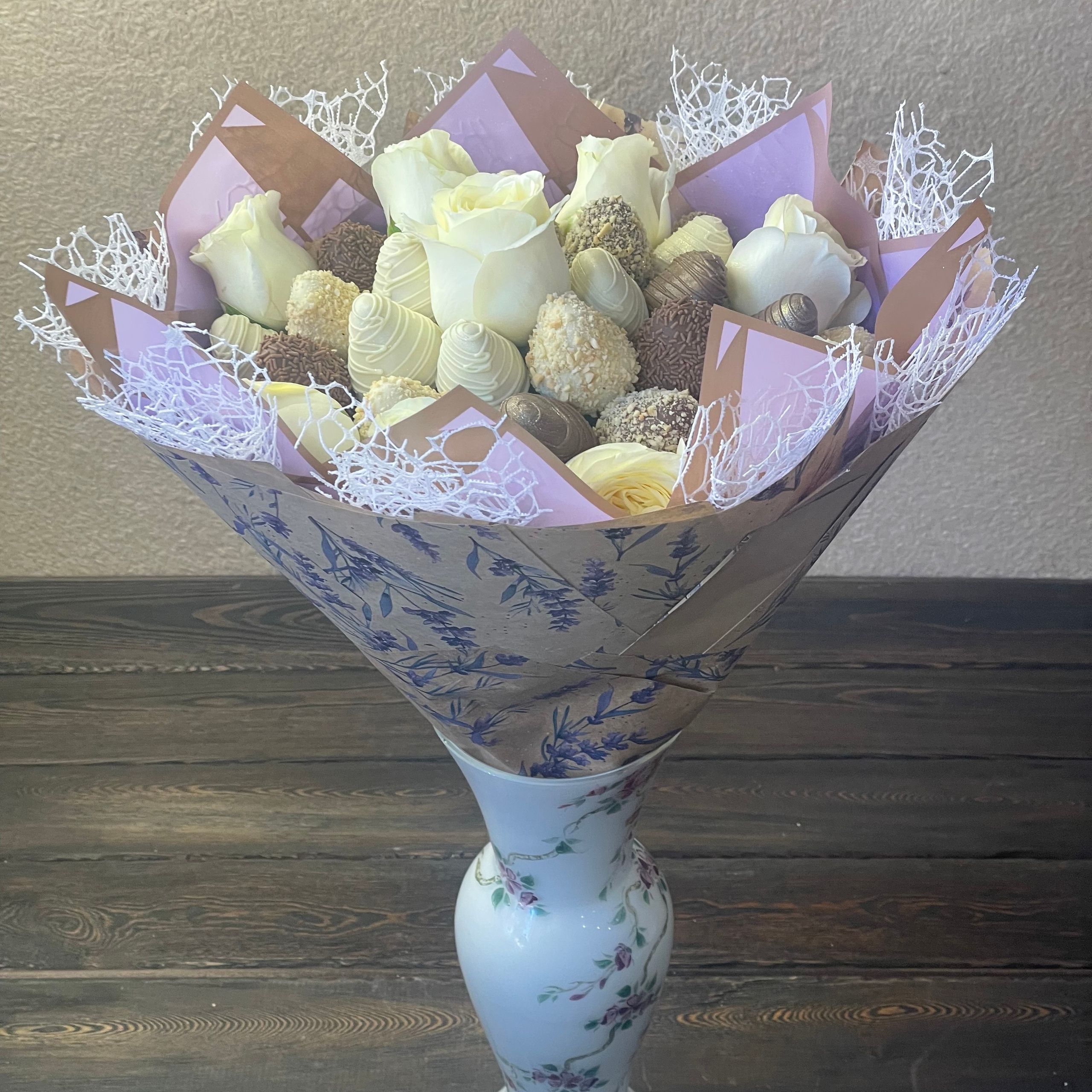 Букет из клубники в шоколаде «Блики лета». Клубника в шоколаде в Сургуте